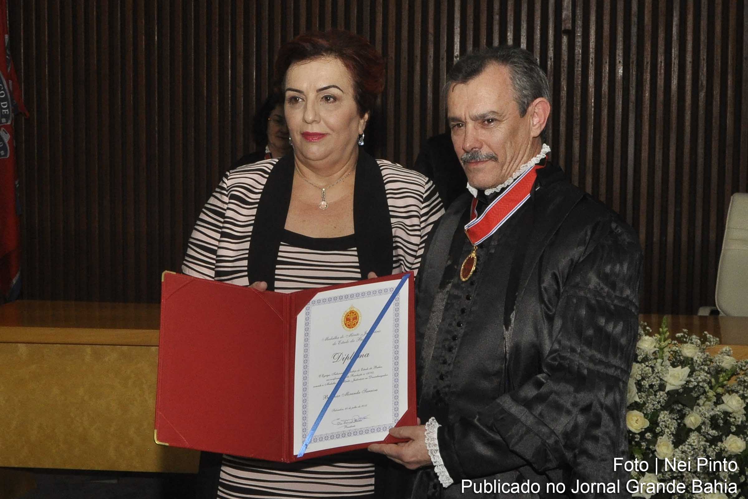 Desembargador Baltazar Miranda Saraiva é homenageado com Medalha do Mérito Judiciário do TJBA, ao lado das colegas Joanice Guimarães, Carmen Lúcia, Pilar Tobio e Lourdes Medauar