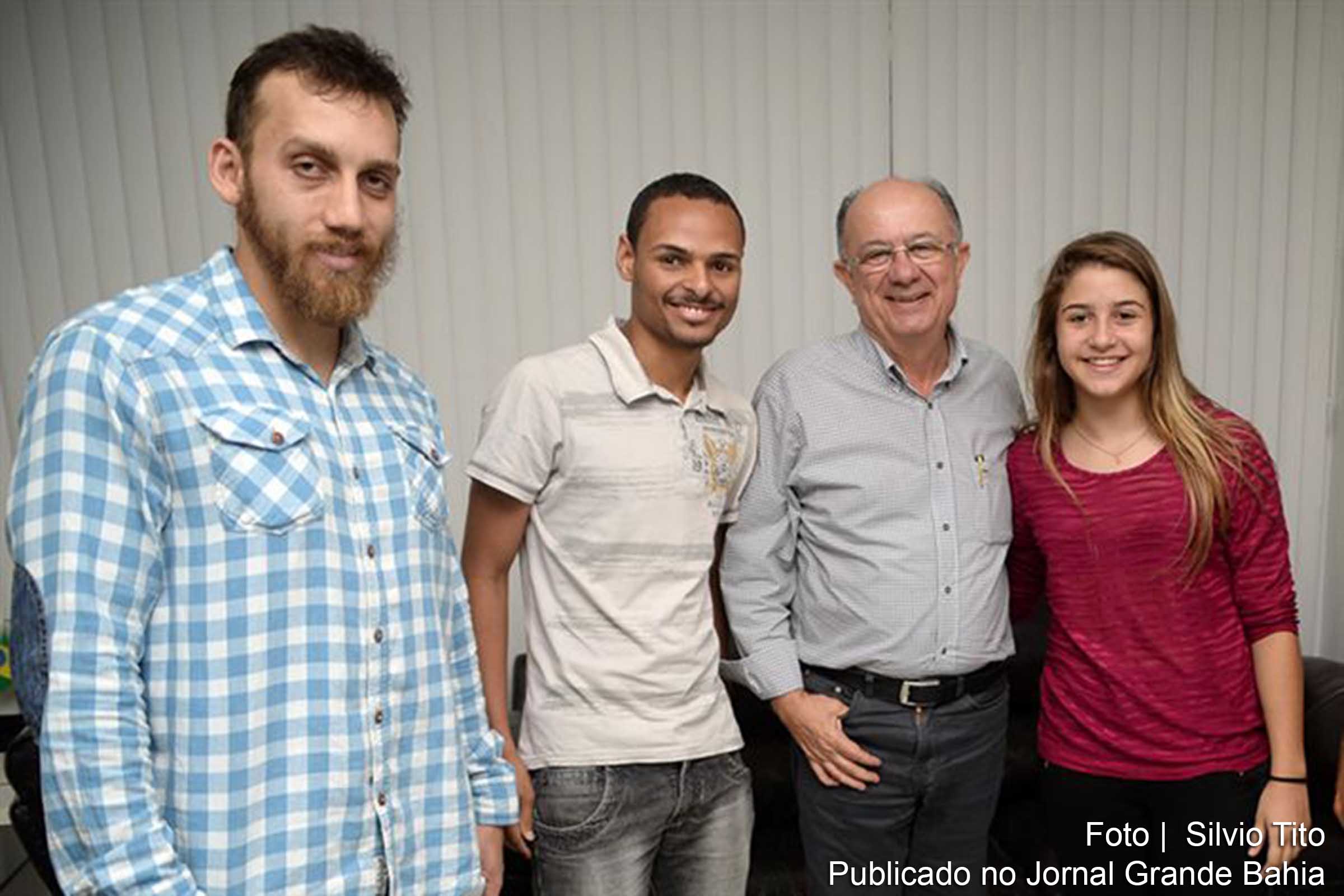 Prefeito José Ronaldo recebe os campeões mundiais de Jiu-Jítsu ,Filipe Oliveira, Lucas Gregory e Dandara Cerqueira.