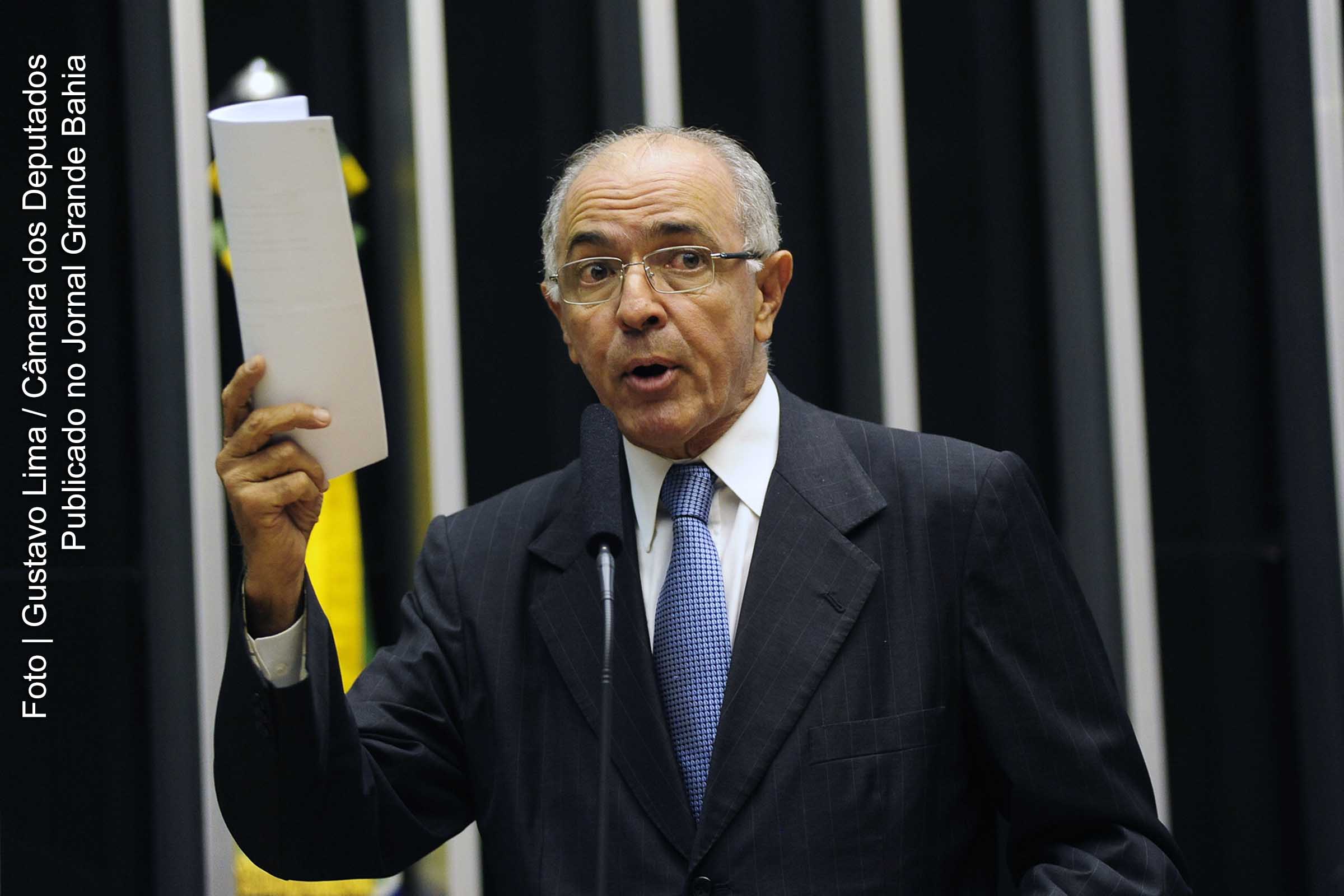 José Carlos Aleluia: “Zé Dirceu é apenas o coordenador de captação de dinheiro sujo da organização criminosa que tomou de assalto o país. É preciso pegar o chefe”.