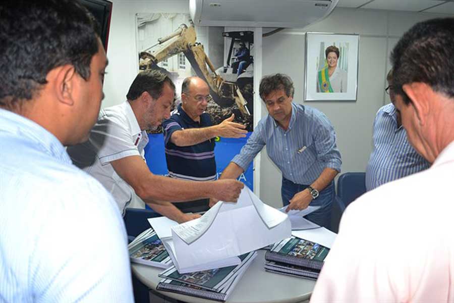 O projeto do BRT de Feira de Santana tem 12 volumes do BRT e foi entregue a Caixa Econômica.