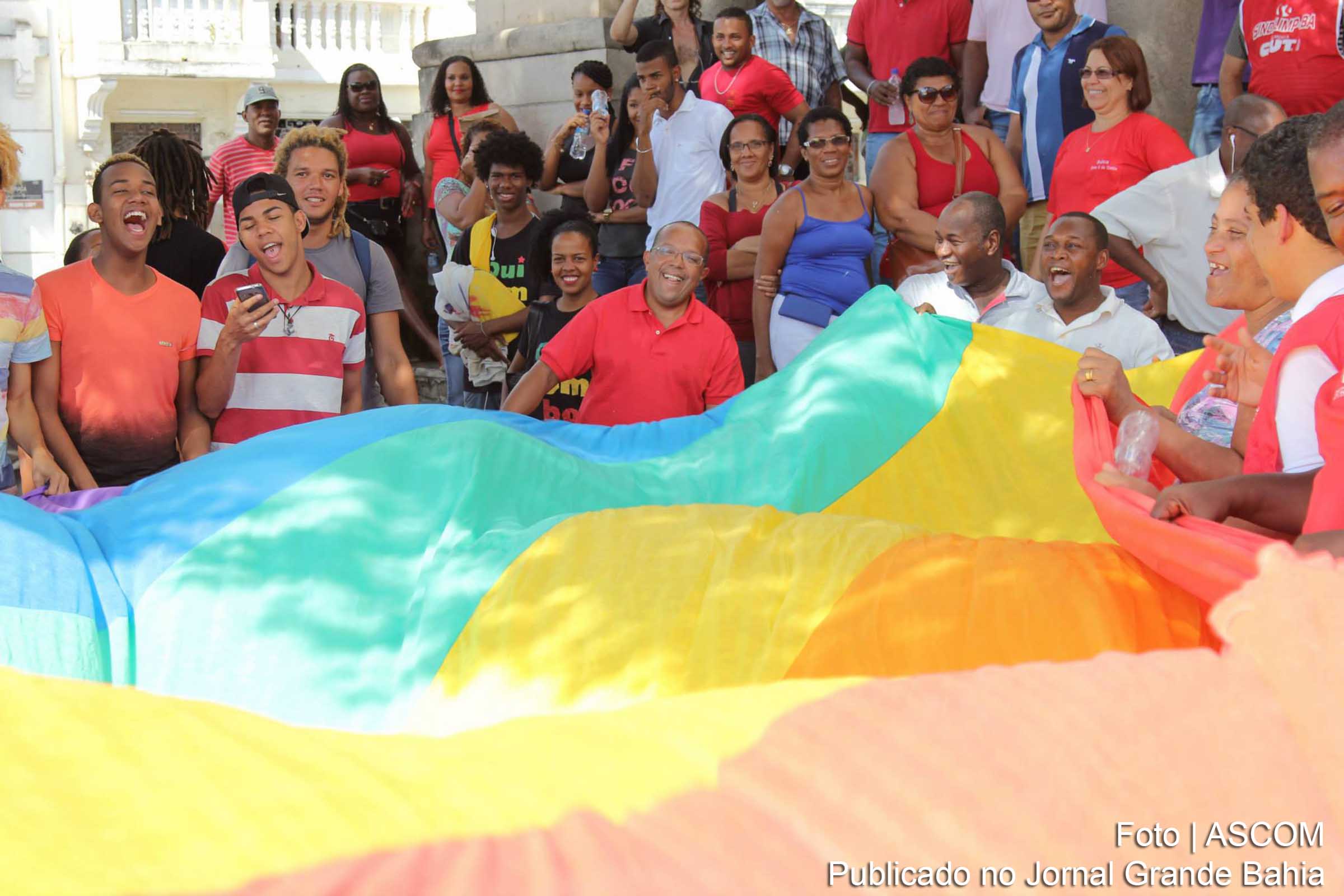 O vereador Luiz Carlos Suíca com a militância nos atos pró-Dilma.