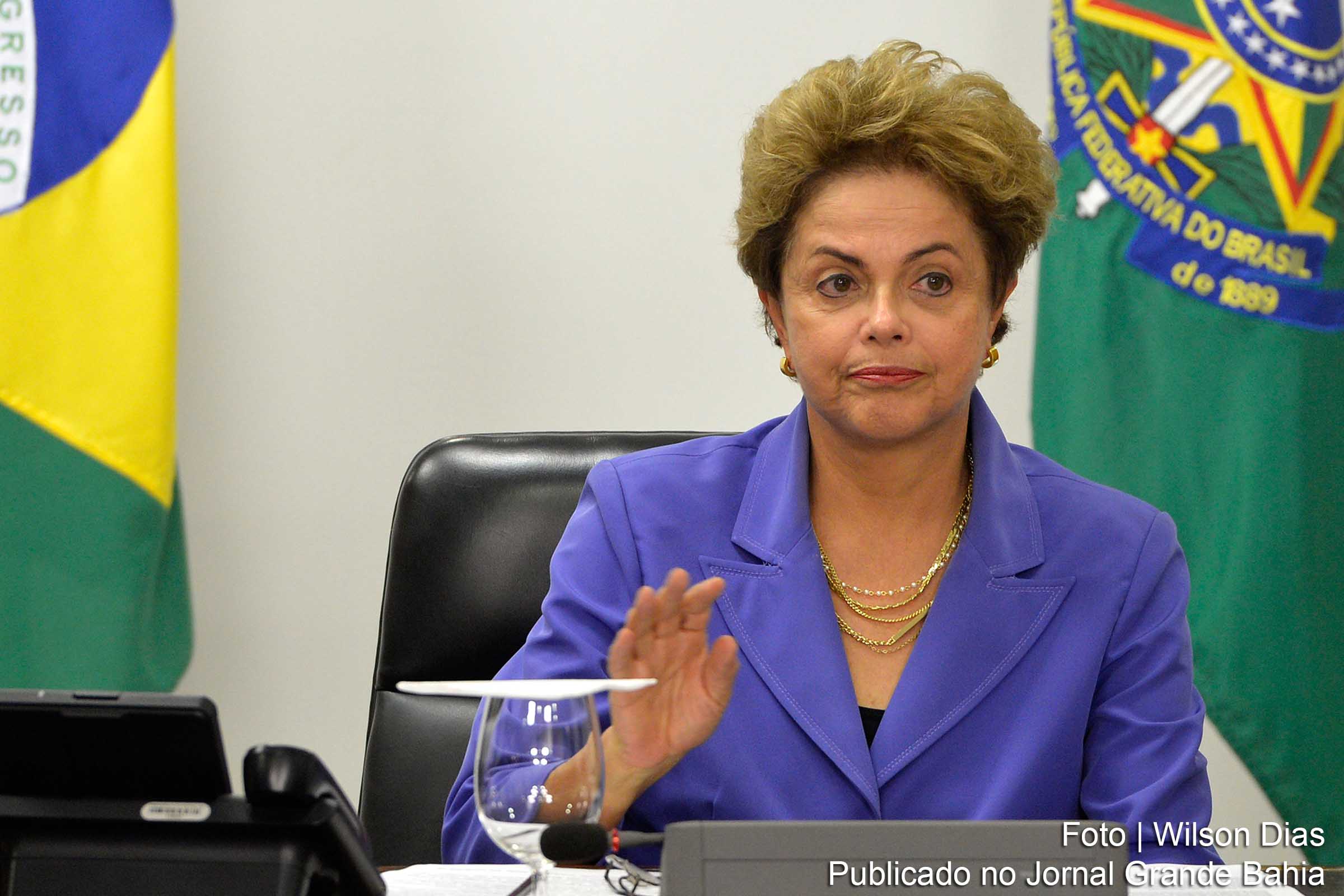 Presidente Dilma Rousseff cobra de ministros do PT mais apoio a Michel Temer no Congresso nacional
