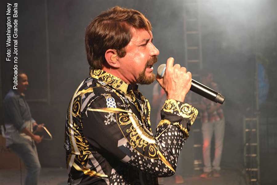 Adelmário Coelho levou o arrasta pé para o Parque de Exposição de Feira de Santana.