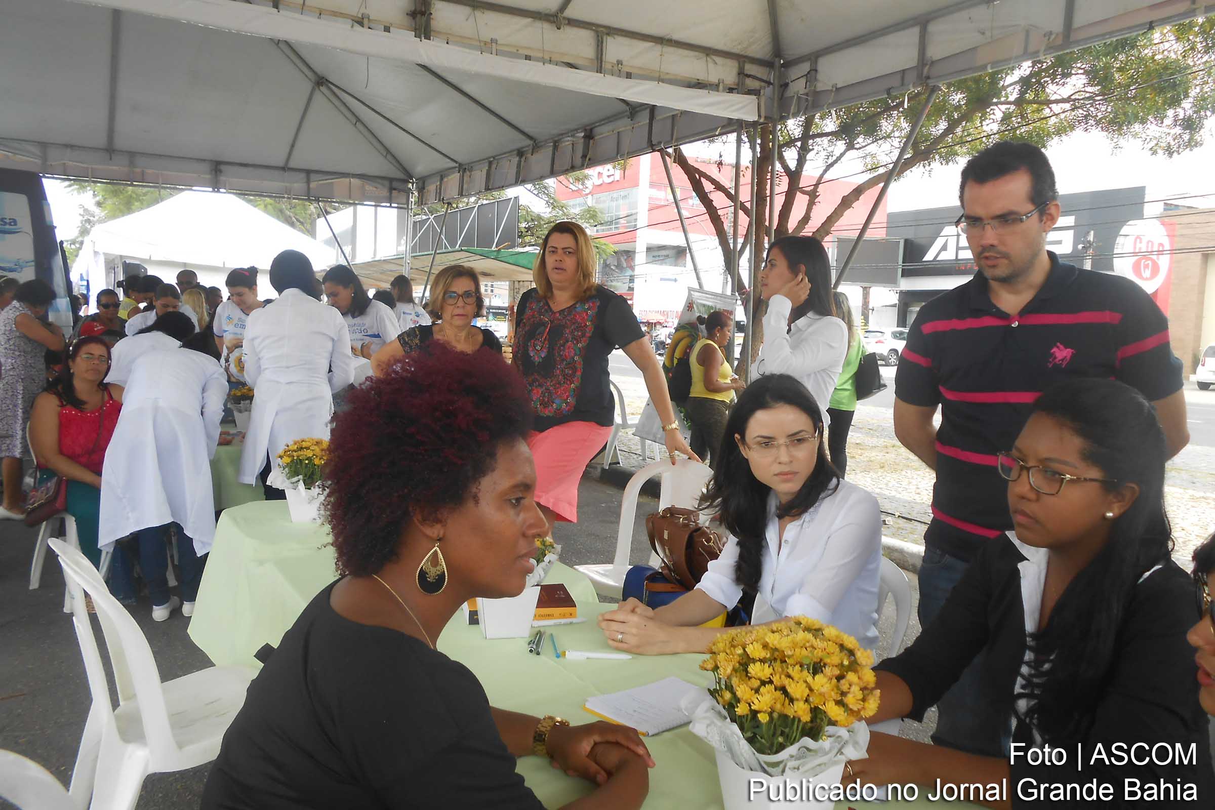 Alunos da FTC participaram, da Ação Social da Rádio Sociedade de Feira de Santana.