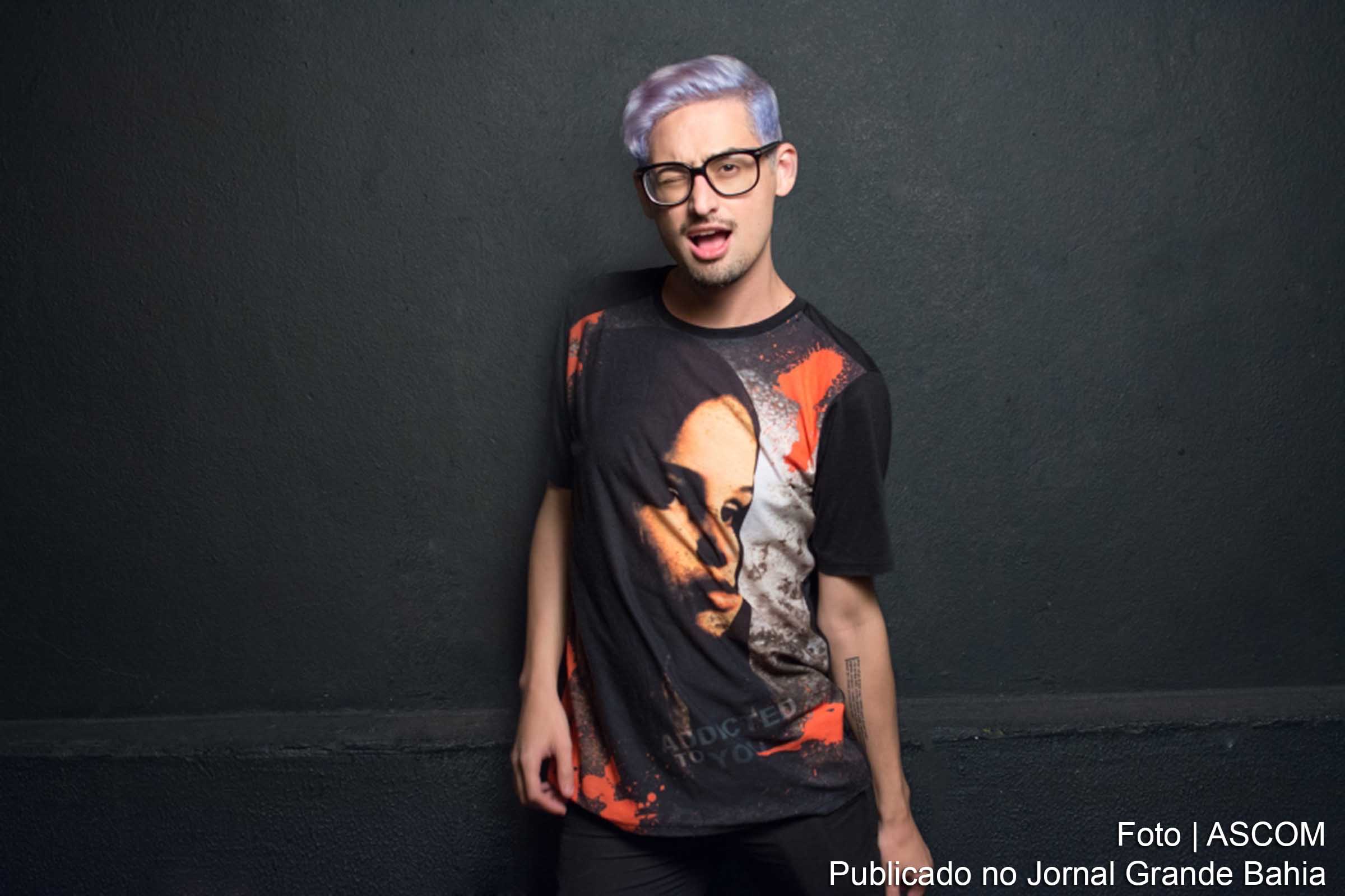 Felipe Abe é membro do canal “Põe na Roda”.