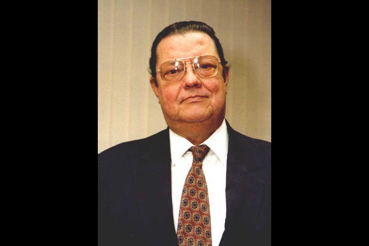 Francisco Peçanha Martins faleceu no dia 24 de janeiro de 2011. Em vida, ele graduou em Direito pela Universidade Federal da Bahia (UFBA), foi especialista em Direito Econômico pela UFBA, e atuou como ministro do Superior Tribunal de Justiça (STJ).
