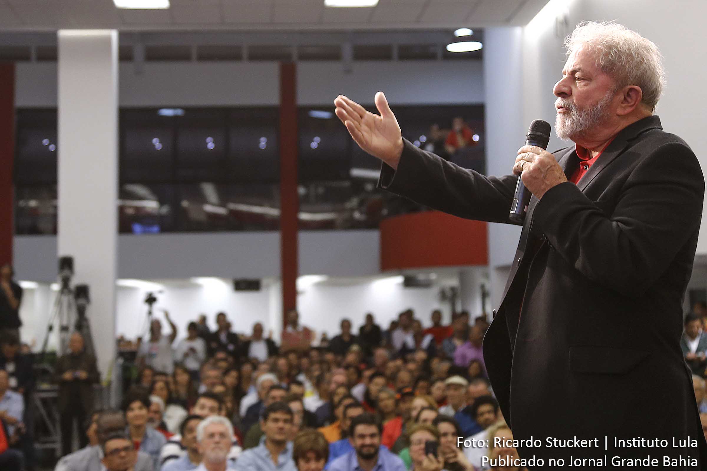 Inquérito contra ex-presidente Luiz Inácio Lula da Silva é arquivado.