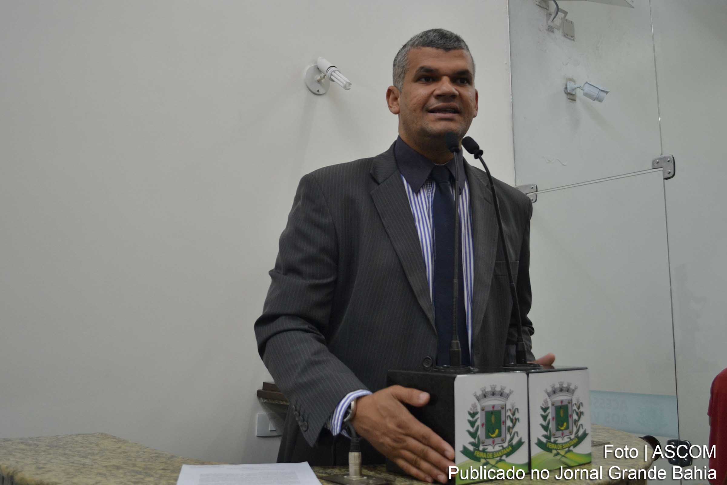 Vereador Pablo Roberto Gonçalves da Silva comemora aprovação.