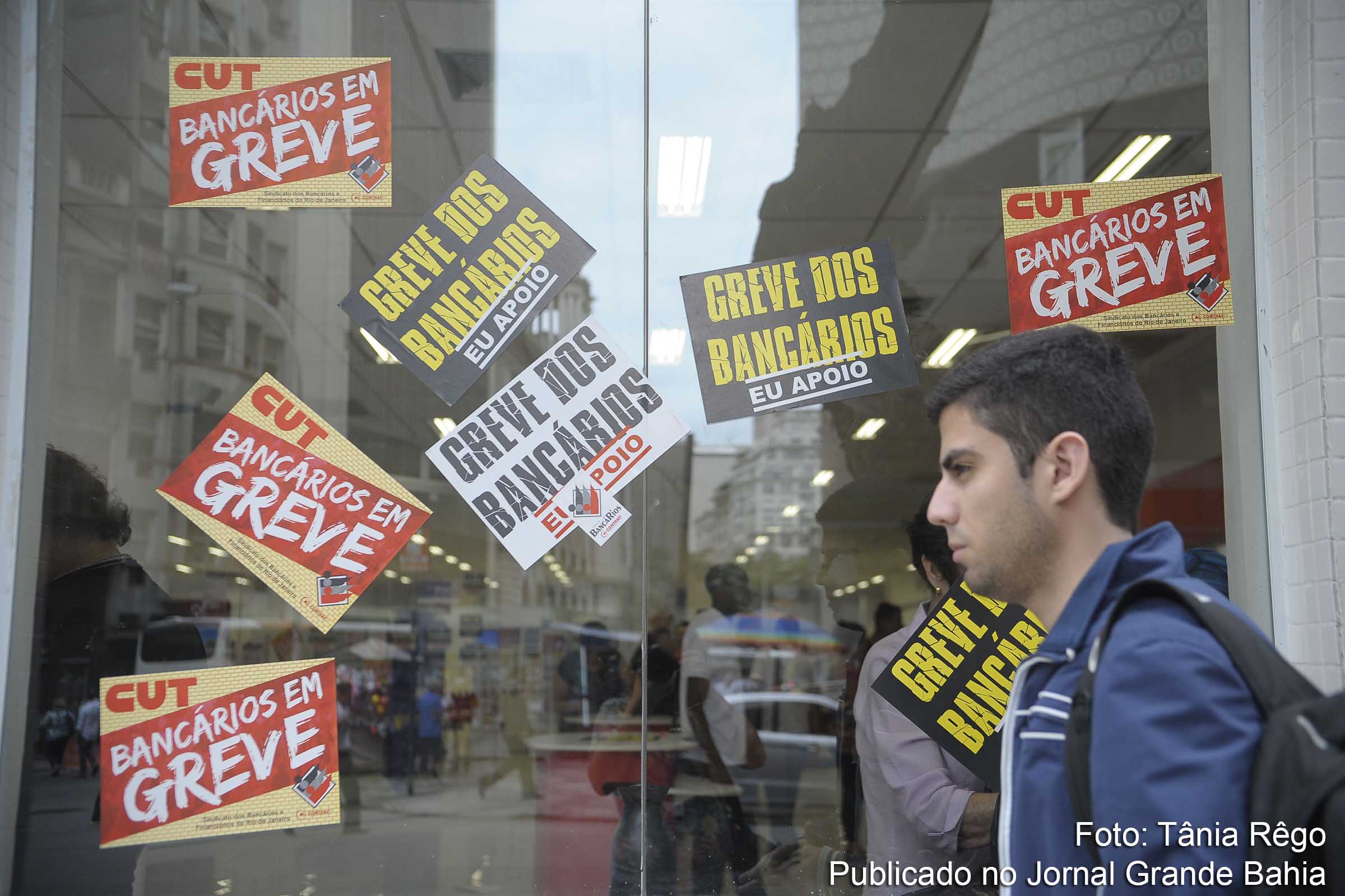 Bancários mantêm greve.