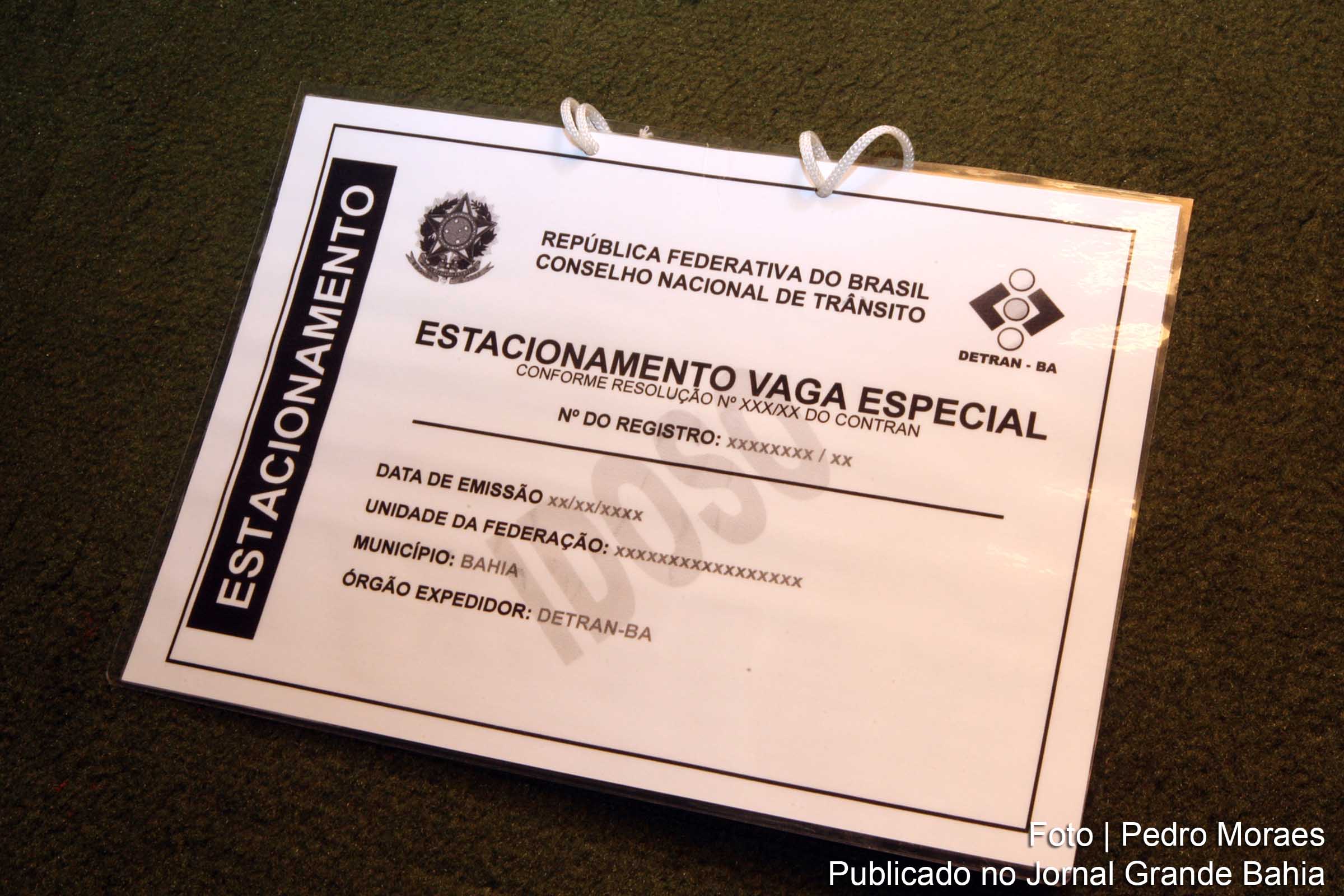 Detran Bahia lança cartão de estacionamento para idosos