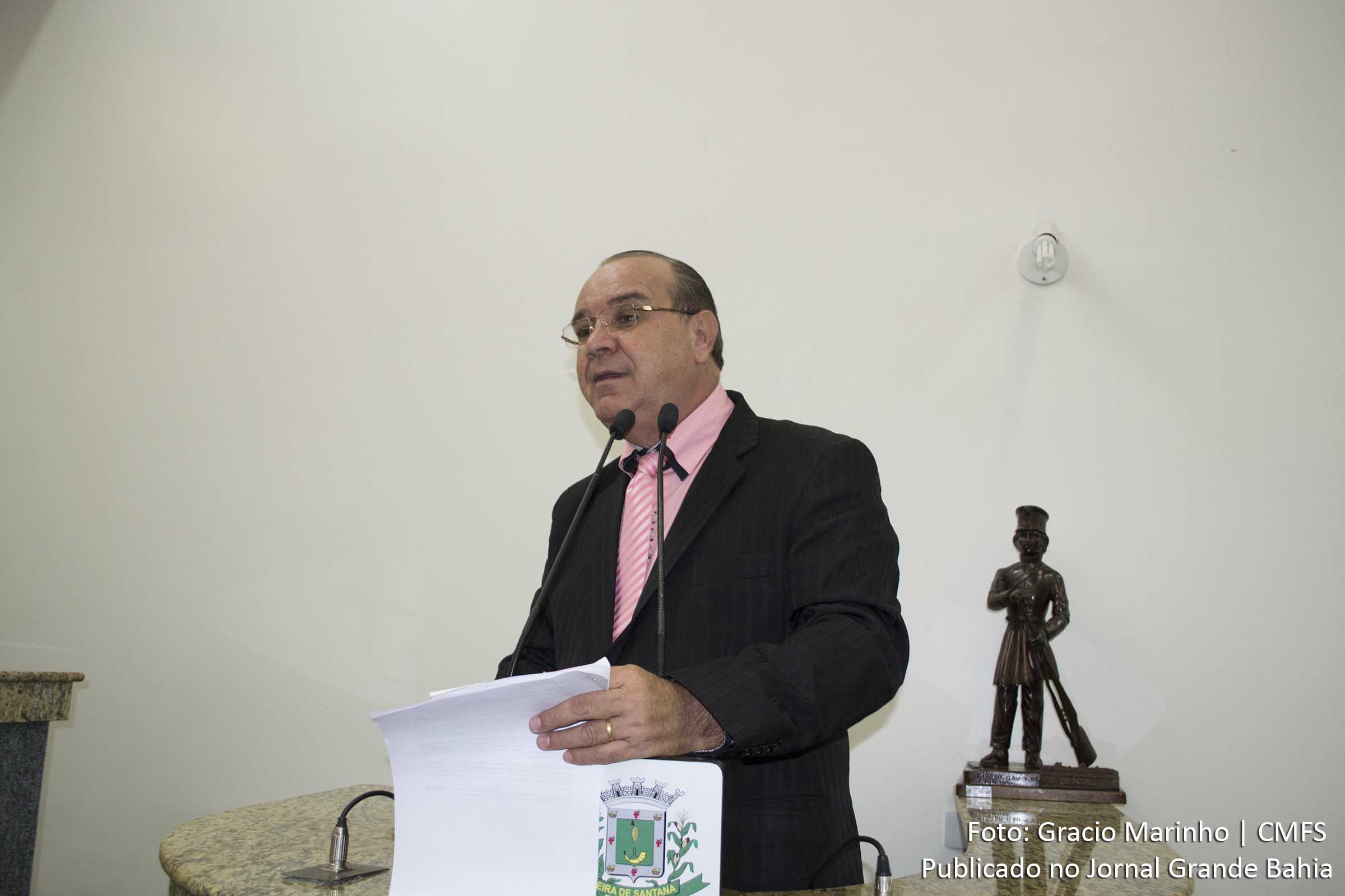 Vereador José Carneiro Rocha: “Quero lamentar por uma decisão tomada pelo Governo do Estado. Este Governo já anunciou que vai fechar EBDA, os funcionários estão resistindo com ações judiciais, movimentos. E, agora, o Estado anuncia o fechamento da EBAL. São 276 lojas, com 2.800 funcionários e eles decidem assim: ‘fechou e acabou’".