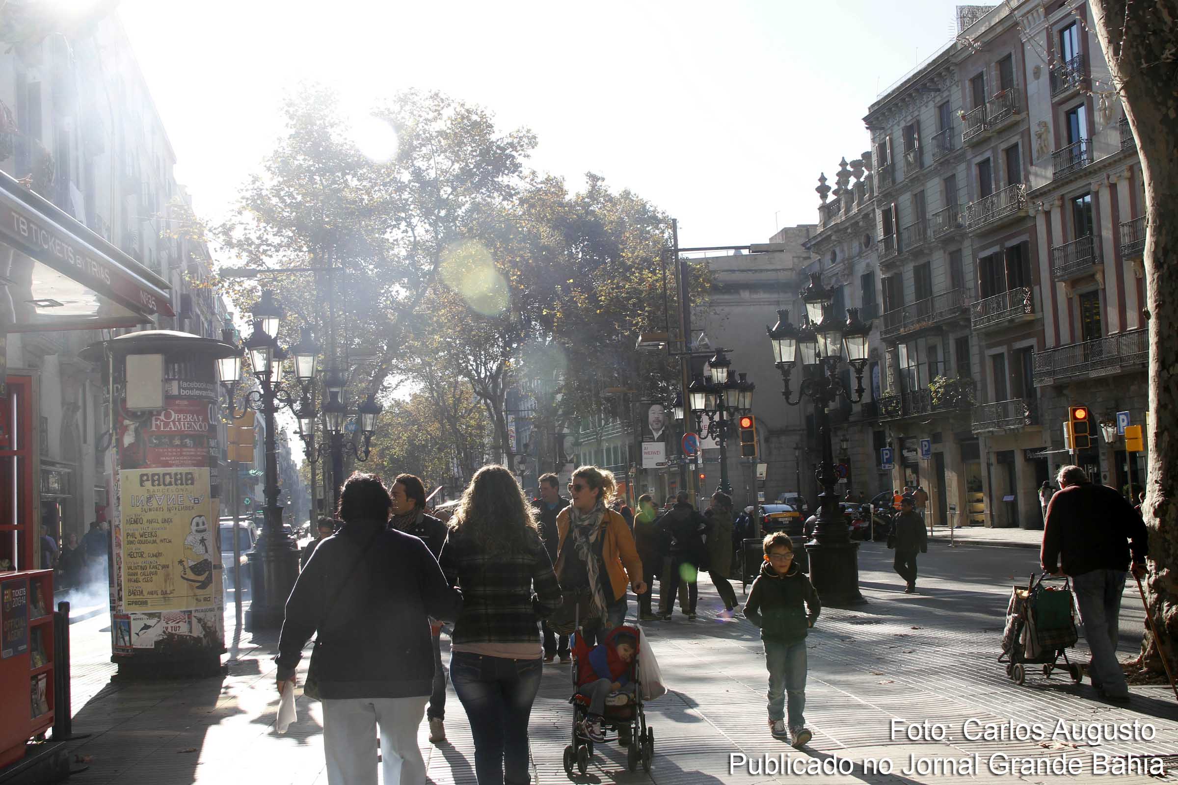 La Rambla em Barcelona, Espanha. Espanhóis protestam.