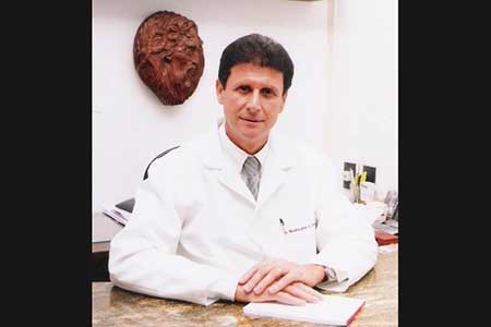 O doutor em Otorrinolaringologia Washington Almeida, será o médico debatedor baiano na mesa redonda sobre Rinoplastia Estética, em congresso brasileiro.