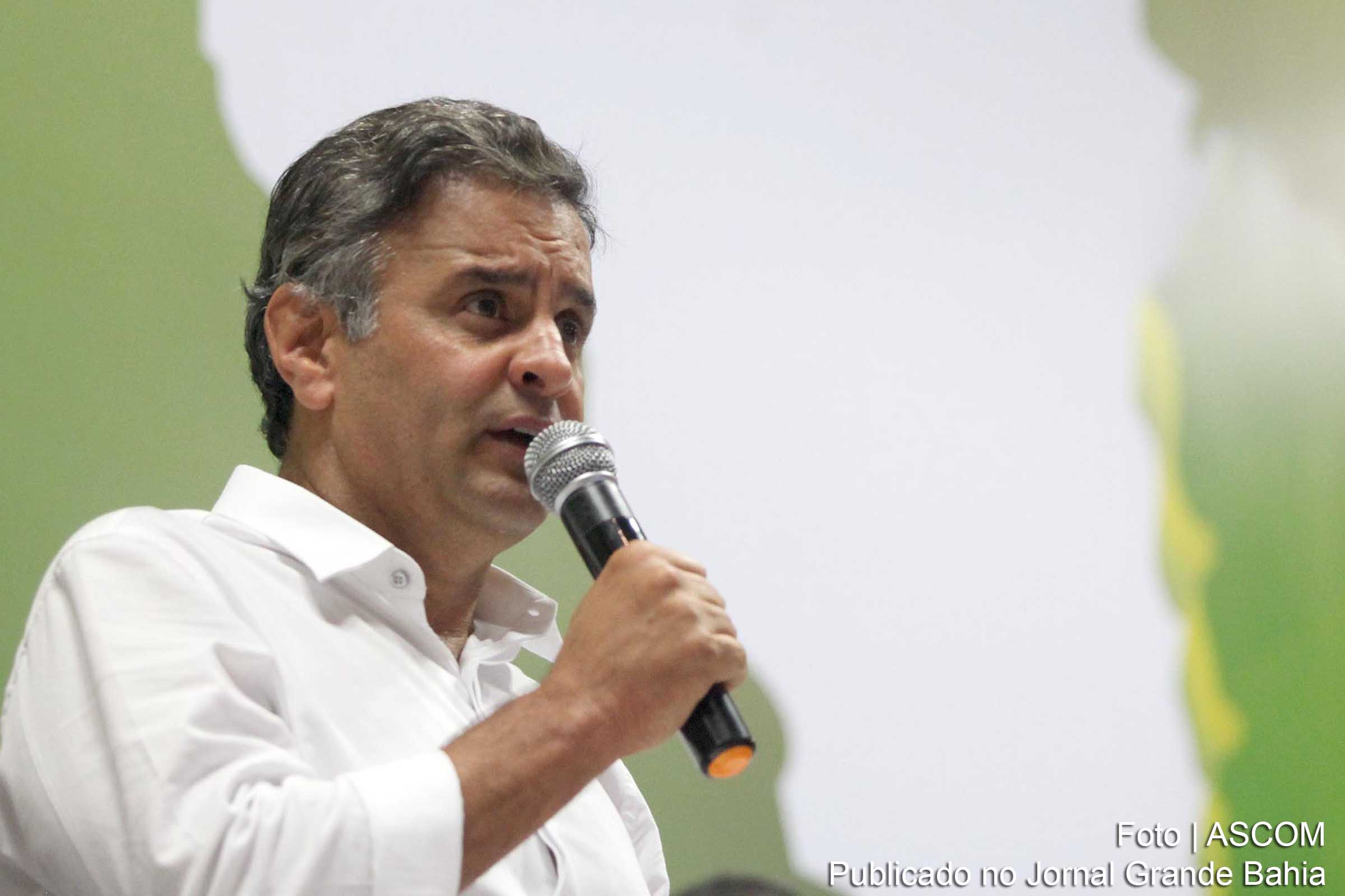 Nordeste paga o preço mais caro da irresponsabilidade do governo do PT, afirma senador Aécio Neves, na Bahia