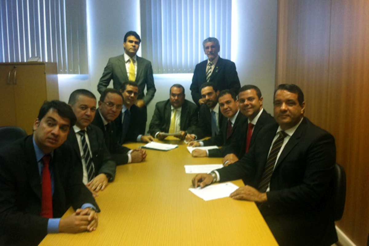 Bloco de oposição na Alba ingressa com representação contra representante do Detran.