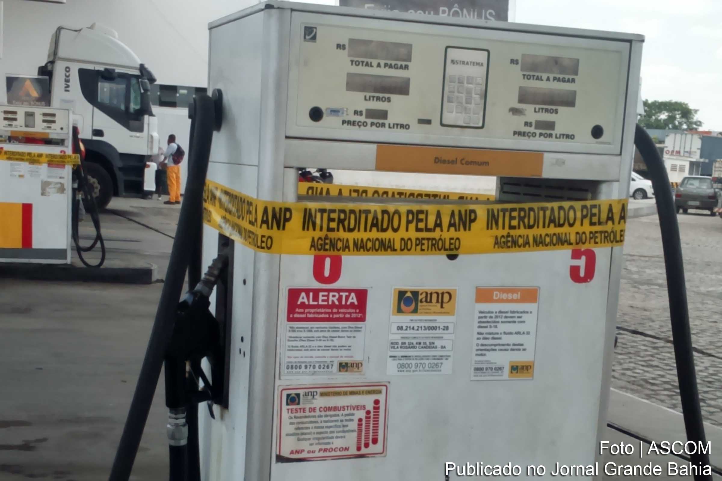 Bomba de combustível é lacrada pela fiscalização da ANP.