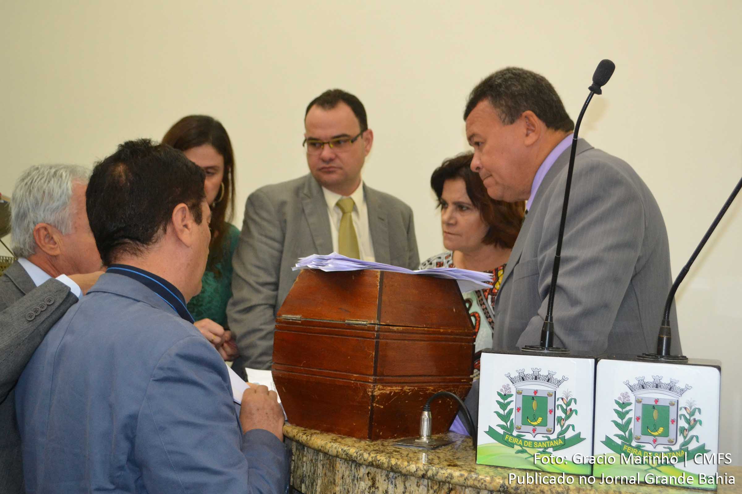 Vereadores de Feira de Santana elegem destaques da mídia local.