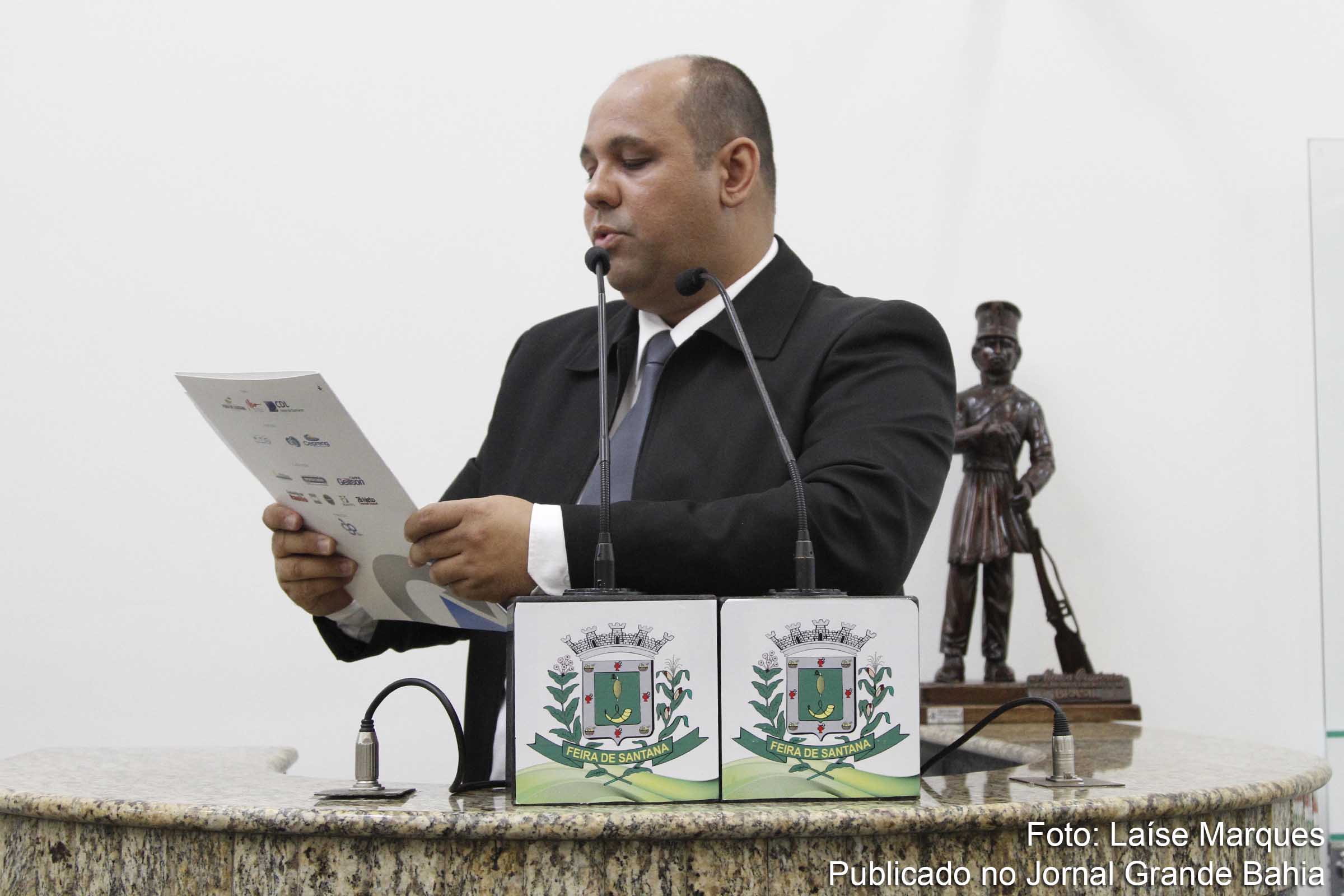 Carlos Augusto é jornalista e cientista social, diretor e editor do Jornal Grande Bahia.