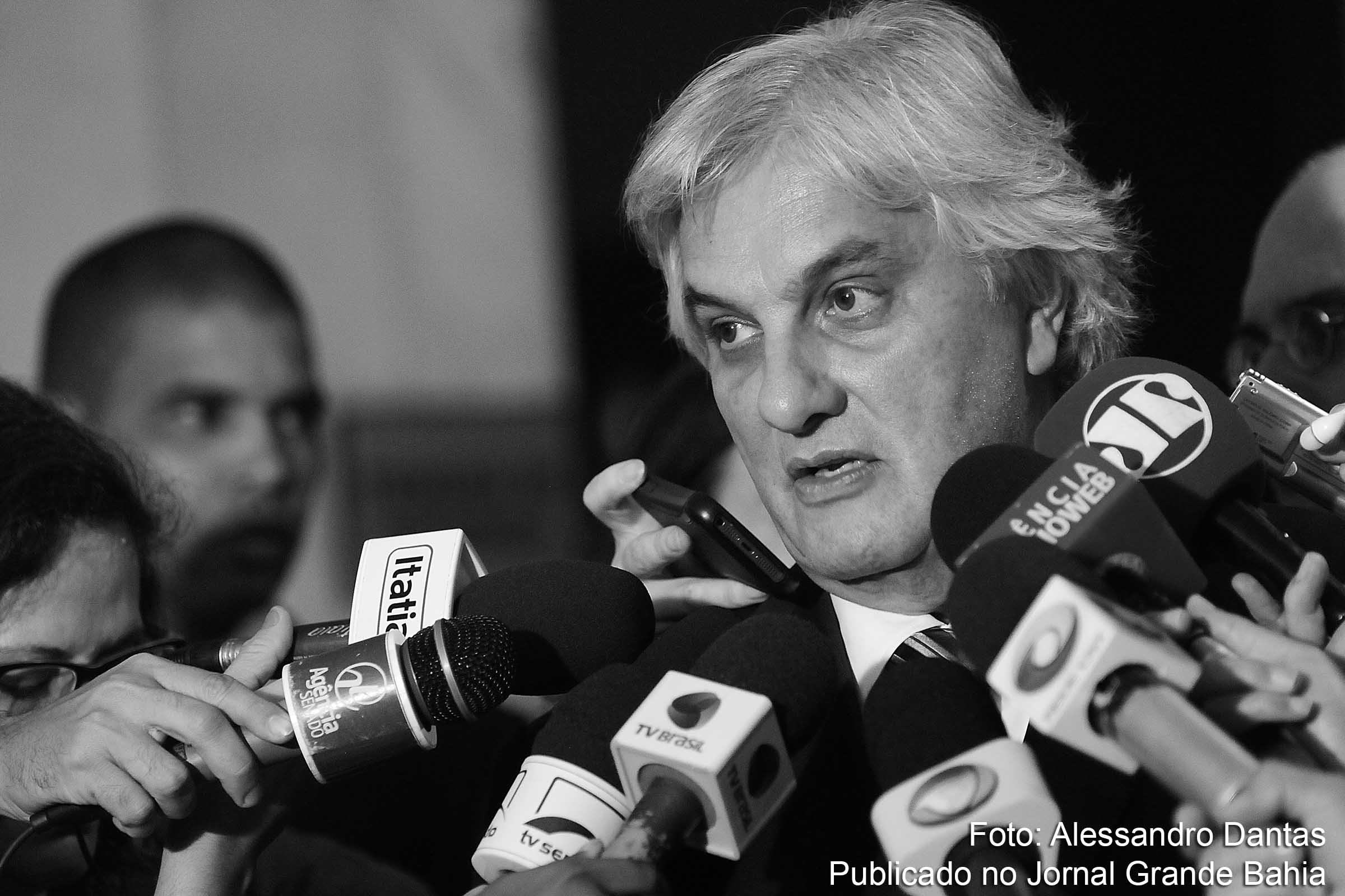 Senado deve abrir processo no Conselho de Ética contra Delcídio do Amaral.