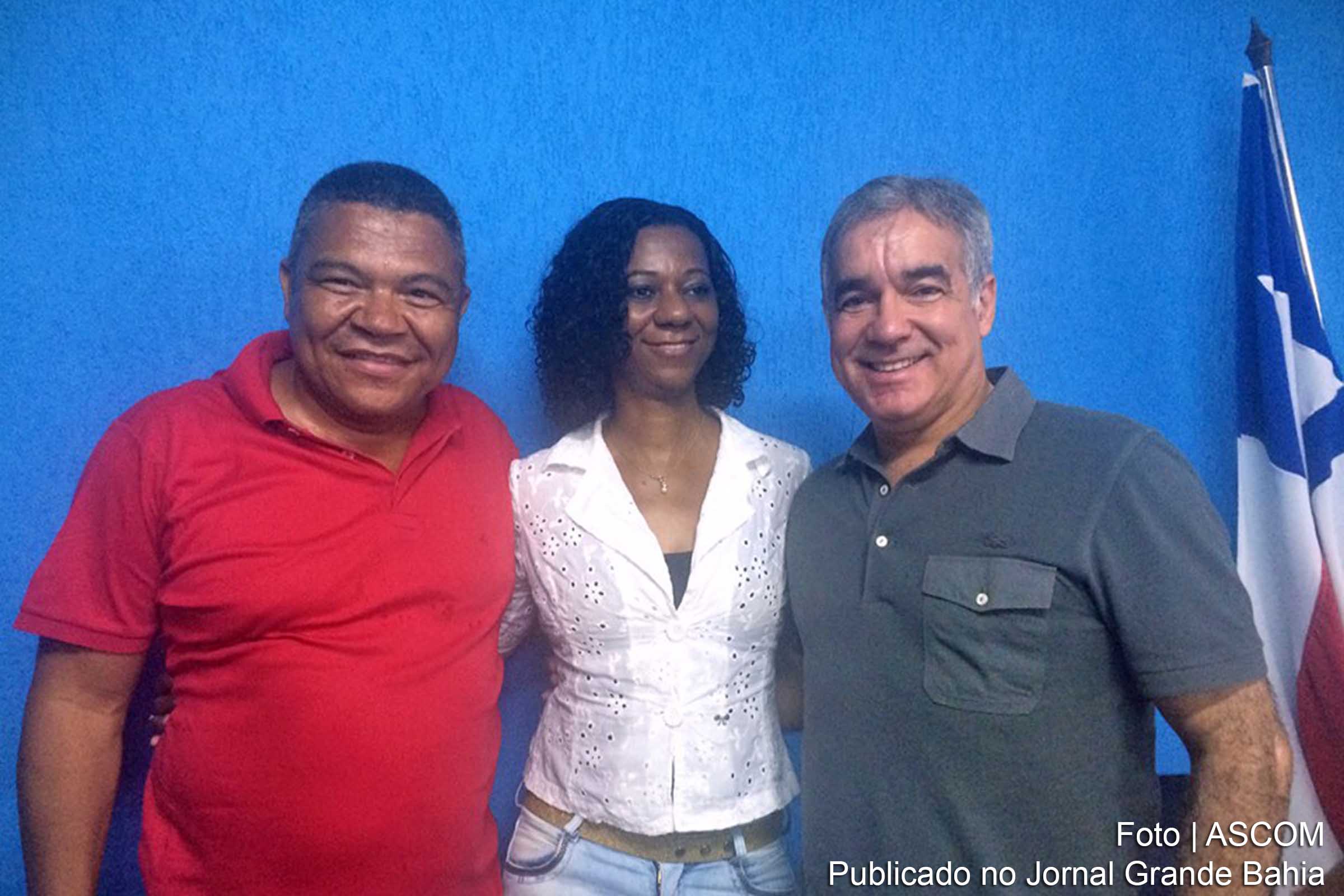 O deputado federal Valmir Assunção com a pré-candidato Ana Castelo e o deputado estadual Zé Neto.