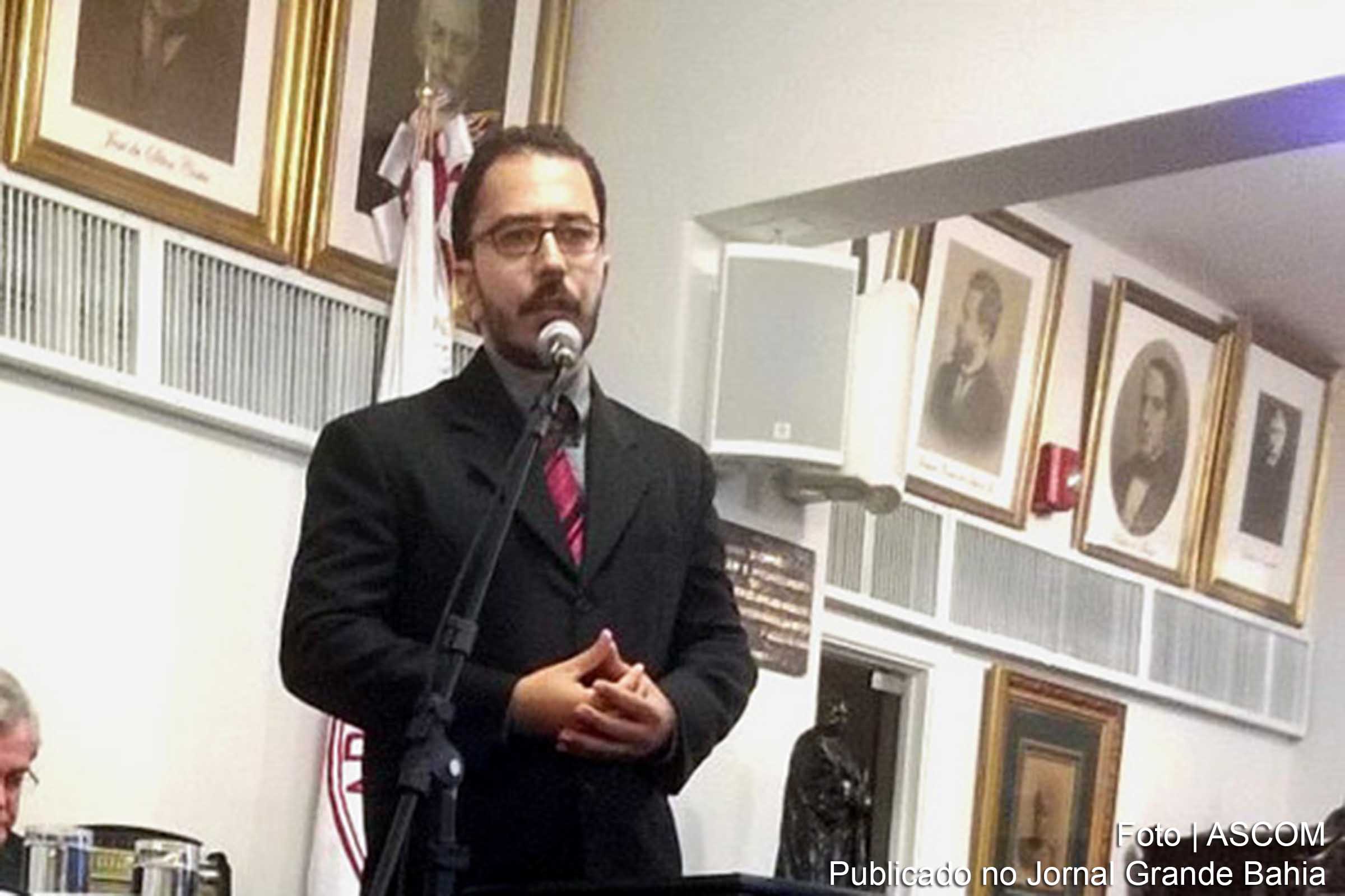 Bacharel Thiago Araújo Borges El-Chami.