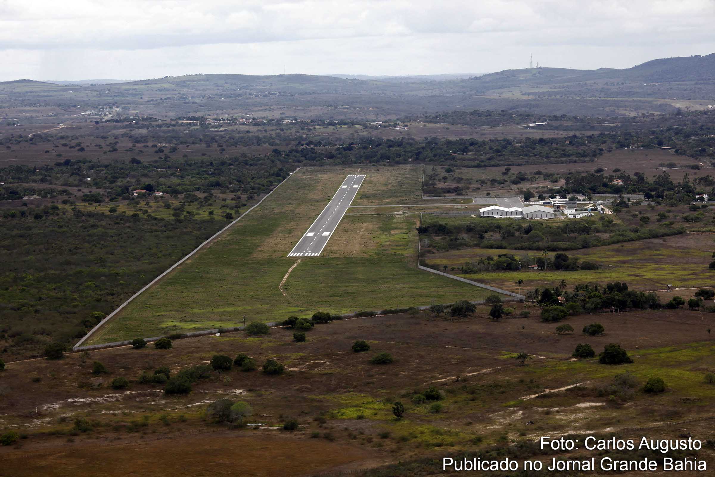 Vista aérea do Aeroporto de Regional de Feira de Santana (Aeroporto João Durval).