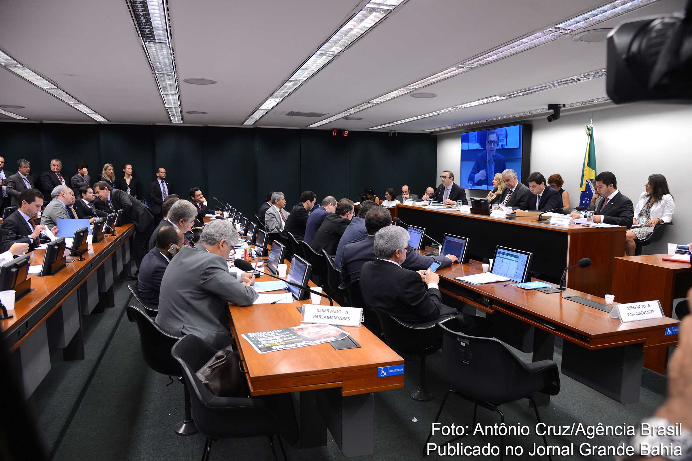 Conselho de Ética vota pela continuidade de ação contra o deputado Eduardo Cunha.