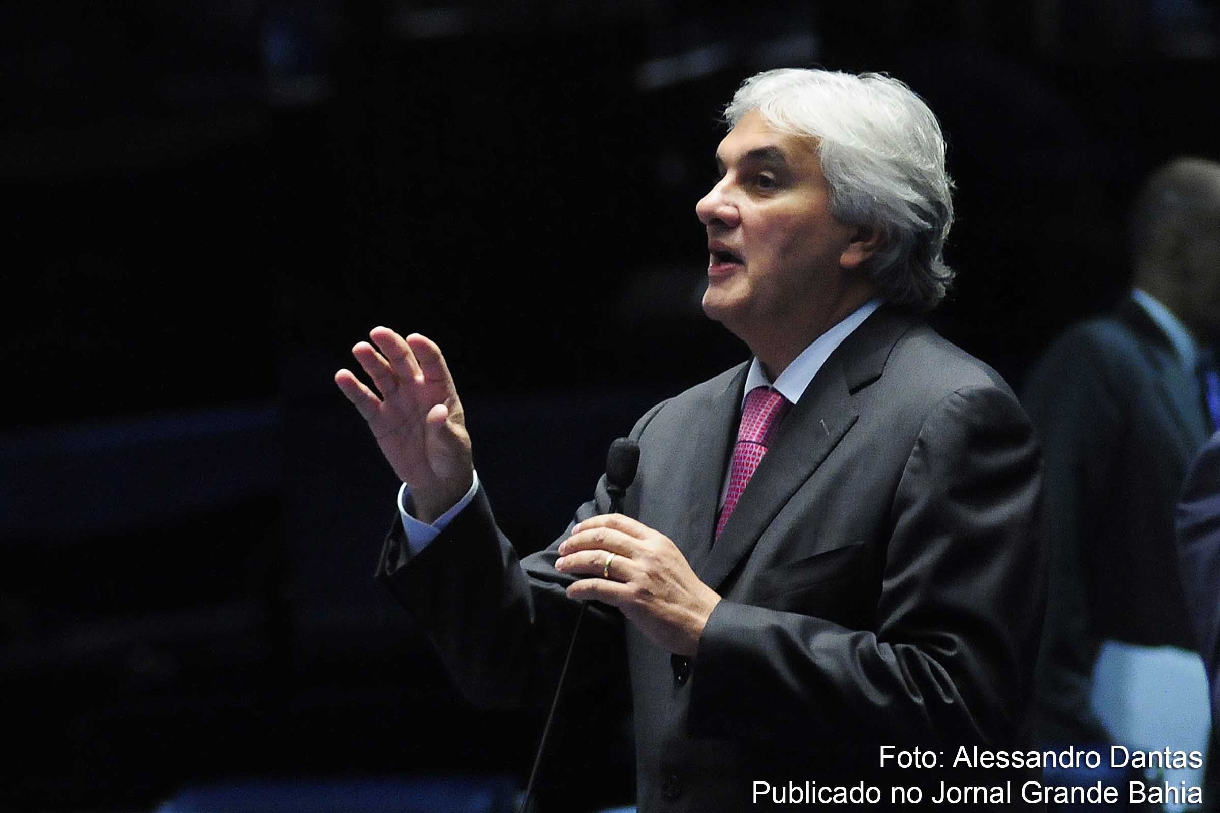 Senadores do PT recomendam suspensão de Delcídio do Amaral.