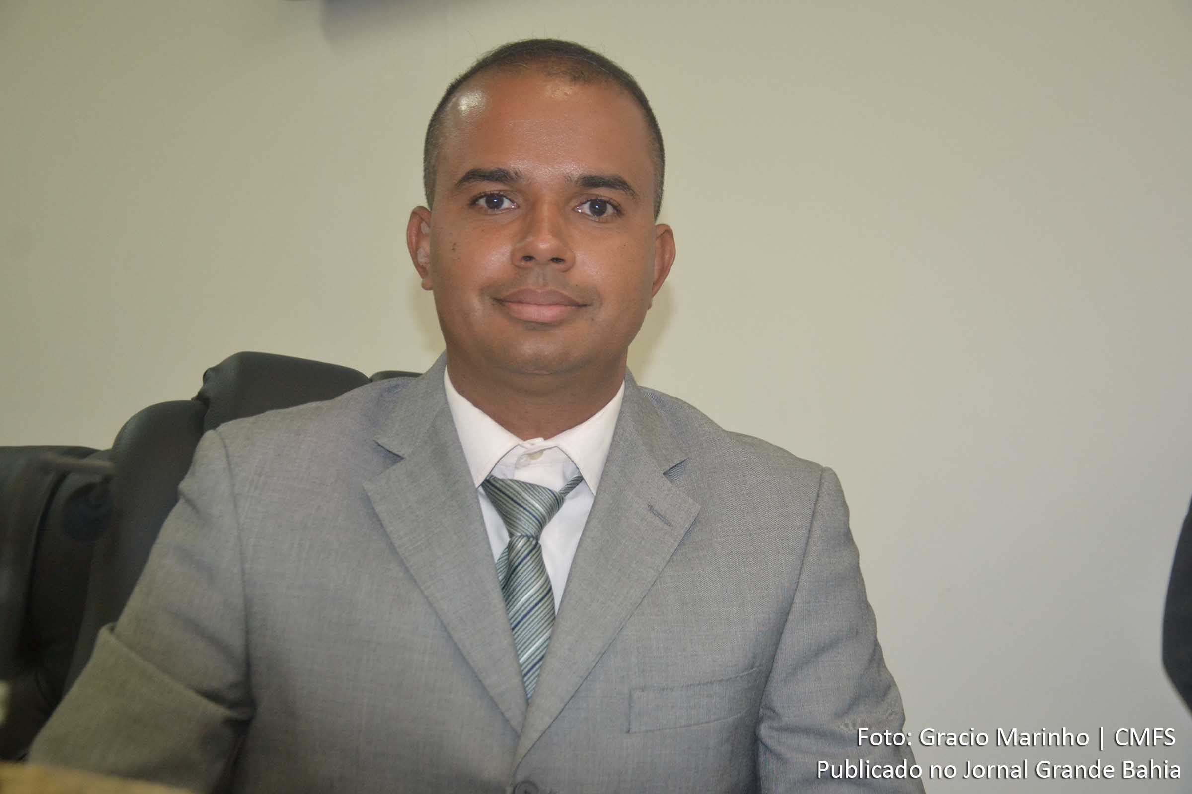 Francisco Júnior presta esclarecimentos ao Legislativo feirense.