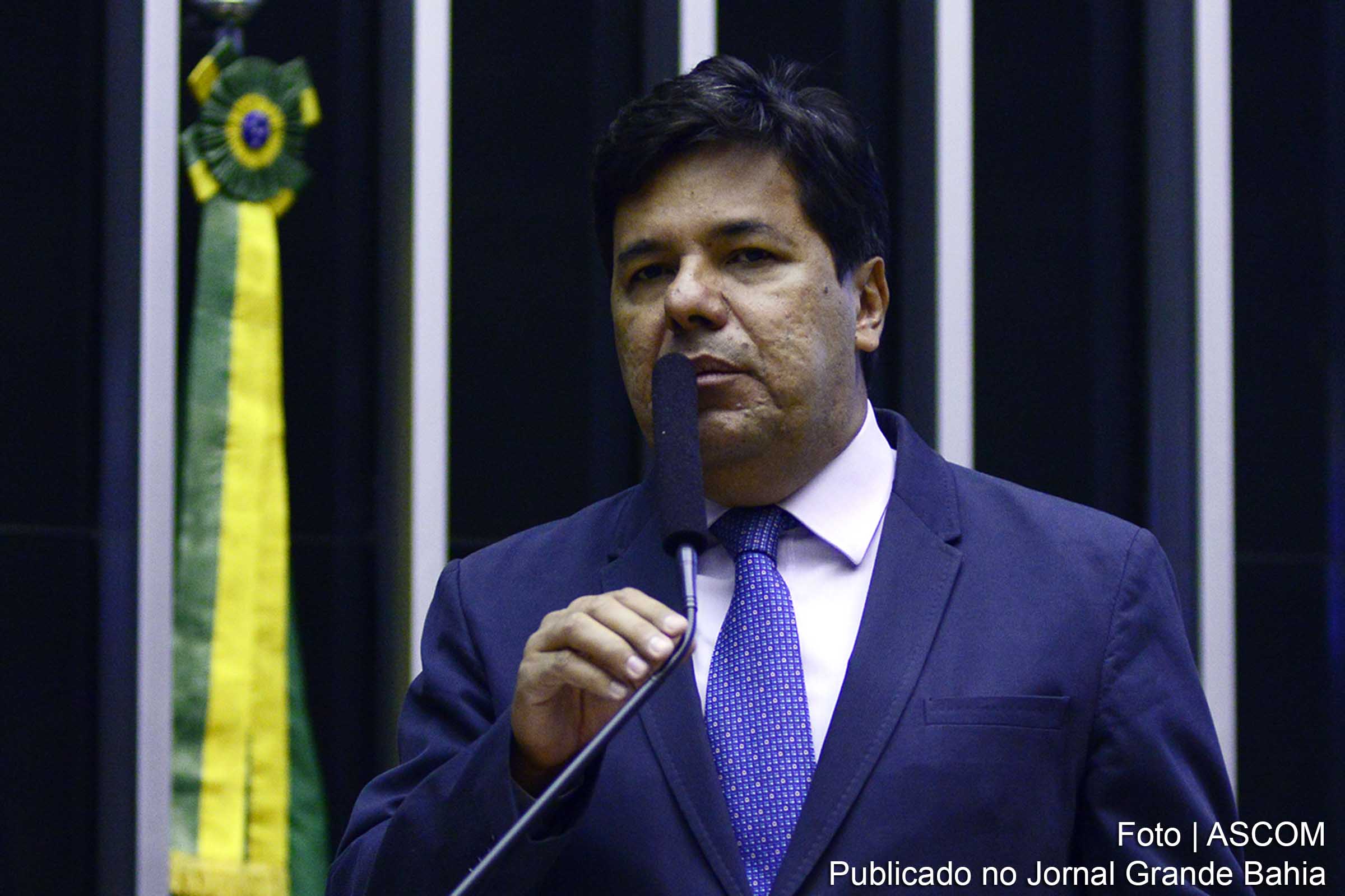 Deputado José Mendonça Bezerra Filho questiona ações do ministro.