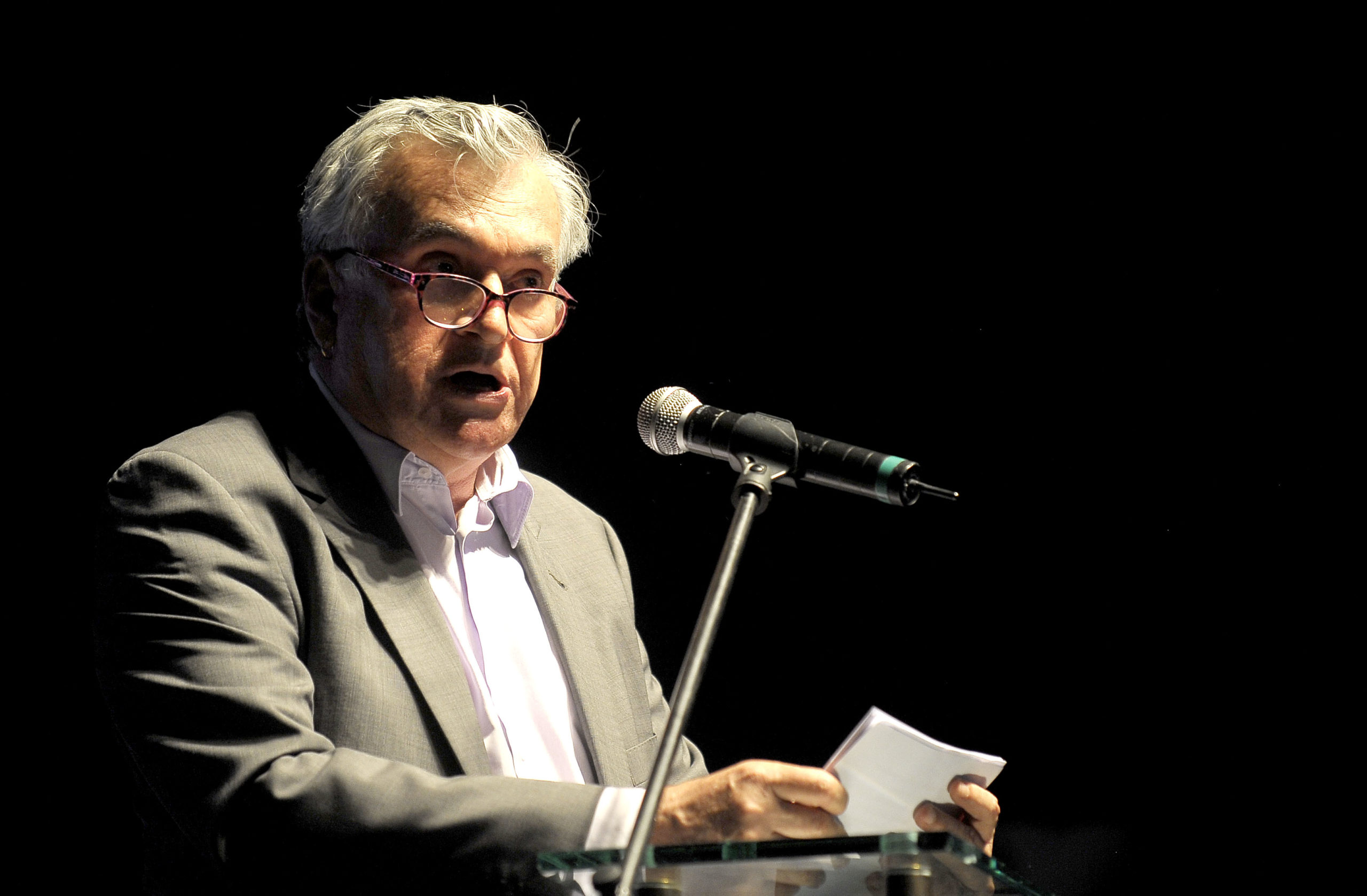 Juca Ferreira: "A tentativa, ora em curso, de quebra da ordem democrática é muito grave e nos obriga a exercitar a reflexão sobre o que nos é urgente, integrando, com isso, os dois sentidos da palavra”.