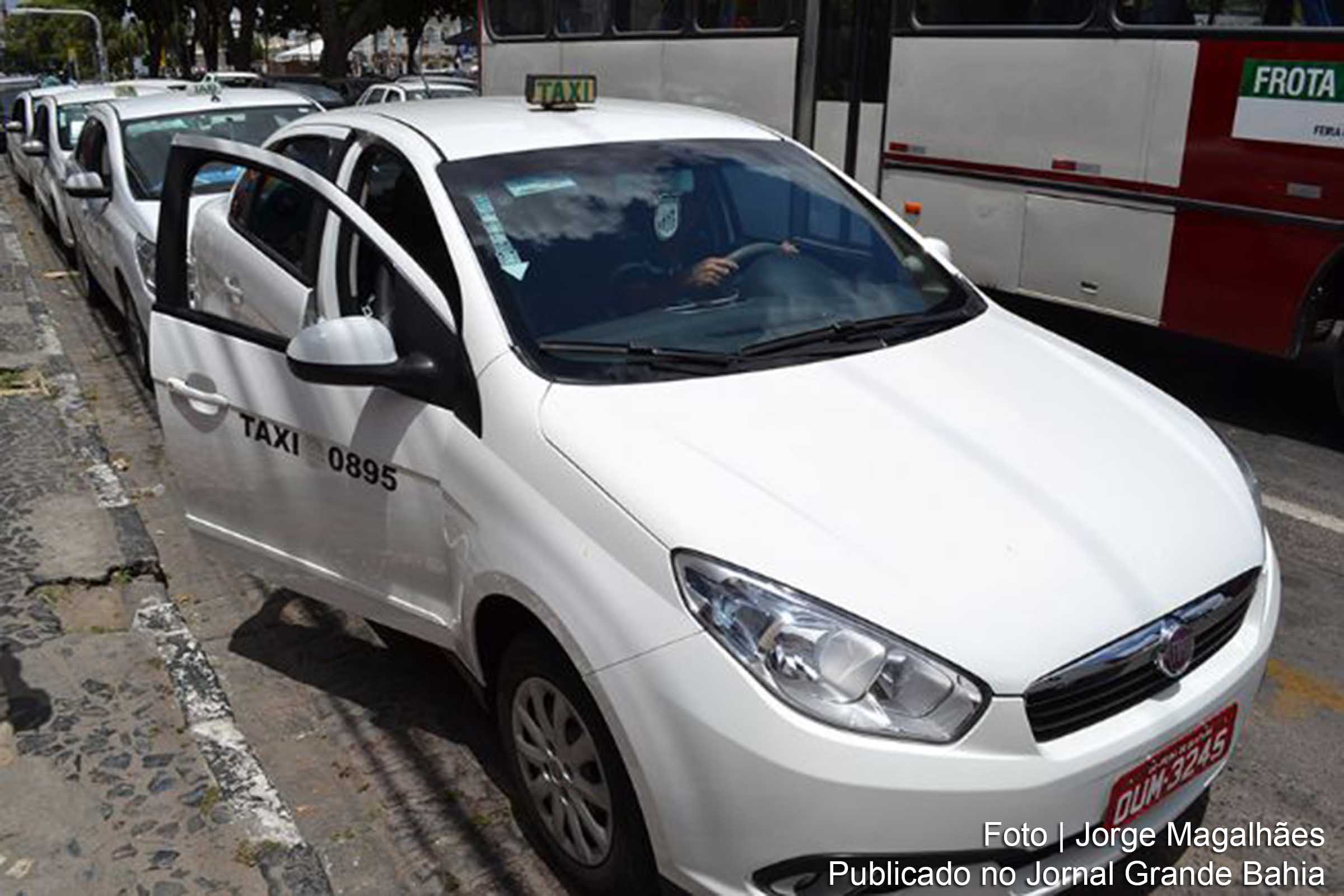 Para o taxista Francisco Cardoso, que há oito anos está na atividade, esse aumento representa o 13º salário.