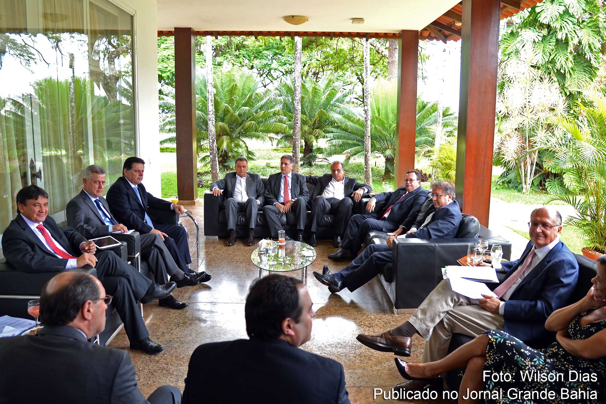 Reunião de Governadores para discutir saídas para enfrentar a crise econômica e levantar os principais problemas enfrentados pelos estados.