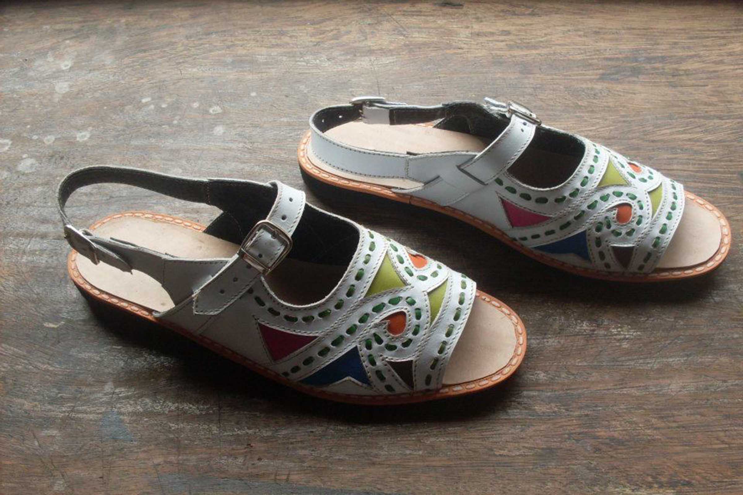 Sandálias femininas produzidos por Espedito Seleiro.