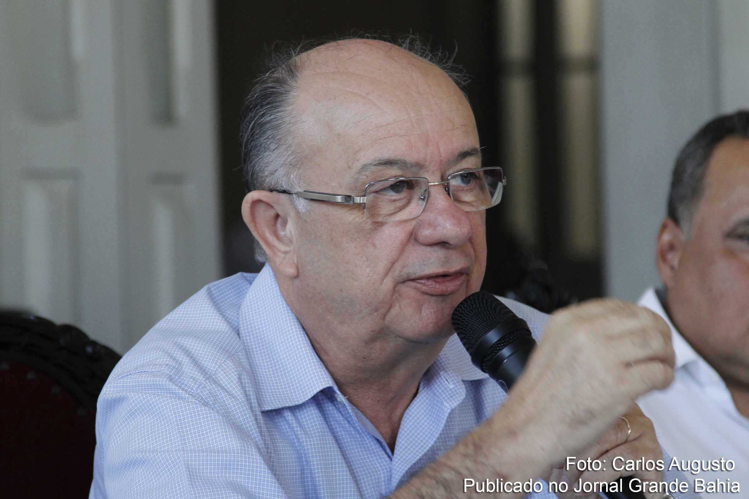 Prefeito José Ronaldo: "encarregamos a Secretaria de Planejamento de fazer esta análise. Embora não seja ainda um projeto definitivo, será devidamente estudado pelo Município, pois temos o maior interesse de resolver o problema o mais rápido possível”.