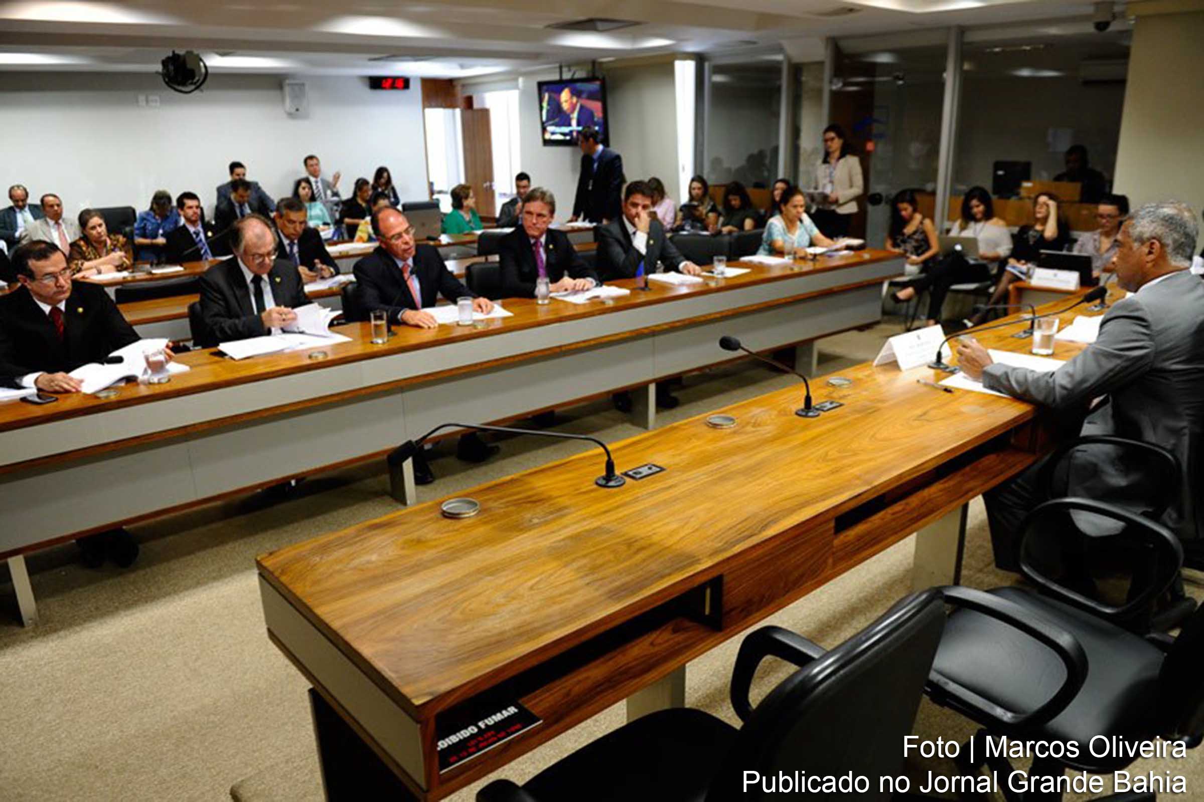 Novo piso dos professores foi uma das principais decisões da Comissão de Educação.