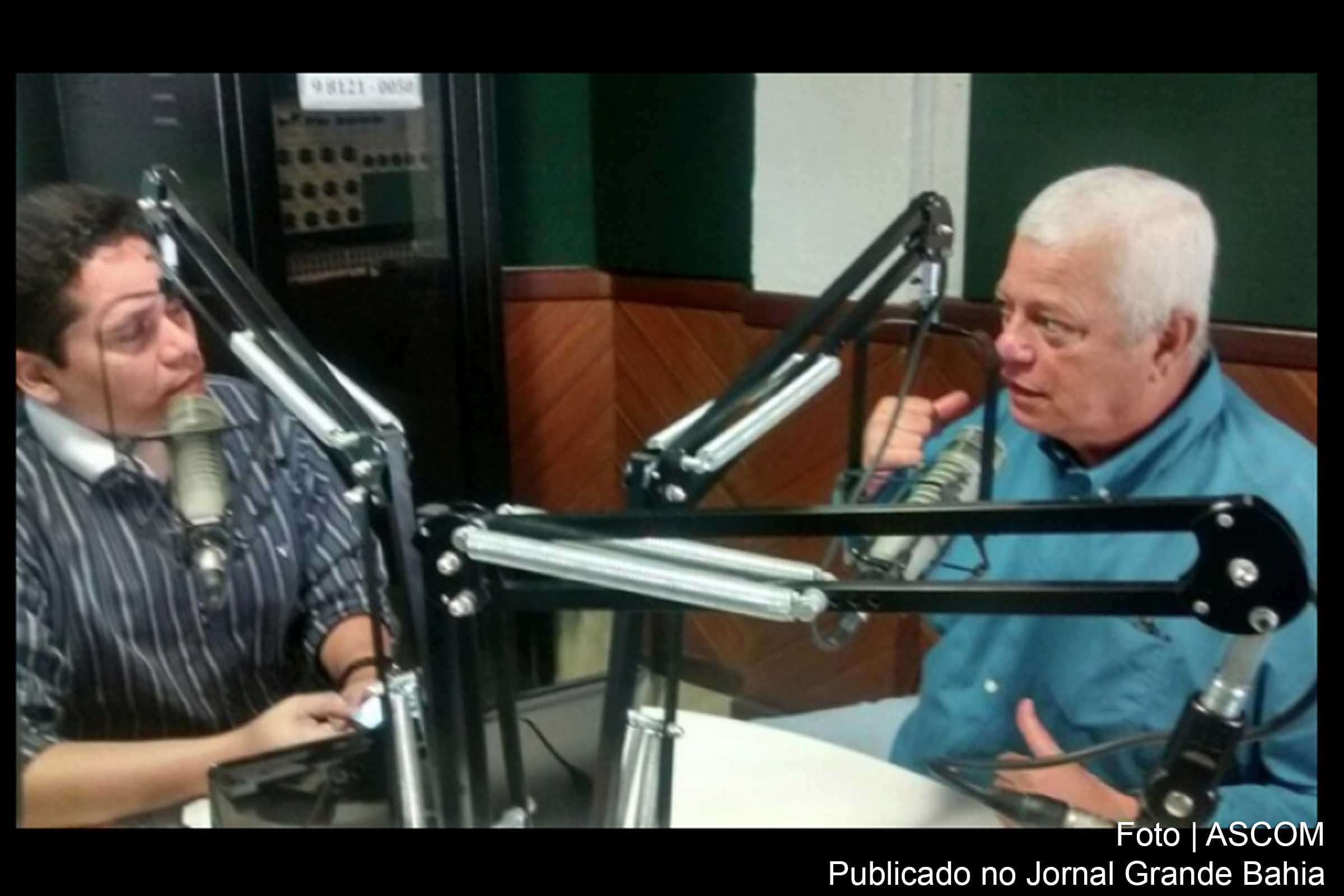 Uziel e Everaldo Anunciação. Presidente do PT critica gestão de ACM Neto.