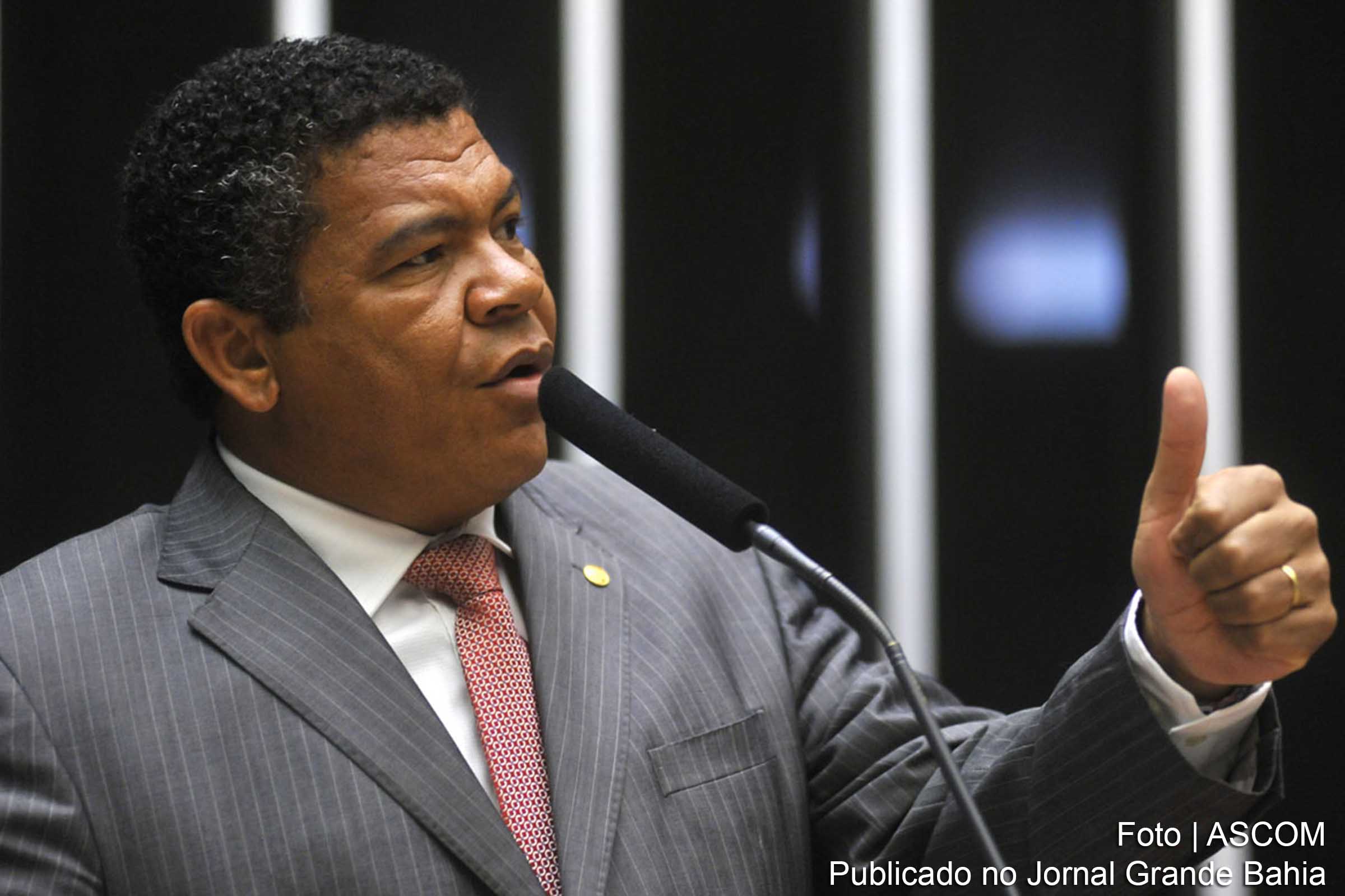 Valmir Assunção: “Os R$ 45 milhões liberados por convênio entre o Governo da Bahia e a Secretaria de Aviação Civil para a construção do terminal de passageiros do novo aeroporto de Conquista foram resultado de trabalho intenso do governador Rui Costa".