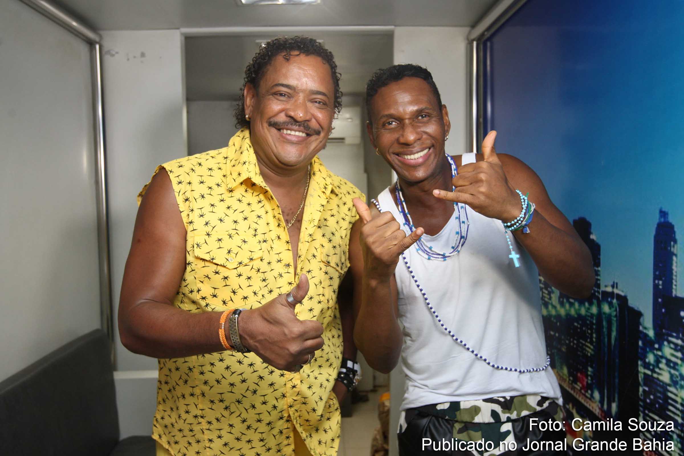Cantores do grupo ‘É o Tchan’ anunciam micareta de Feira de Santana durante carnaval Salvador. A banda anuncia testemunhal: “Micareta de Feira 2016. Se Joga! De 28 de abril a 1º de maio.”.