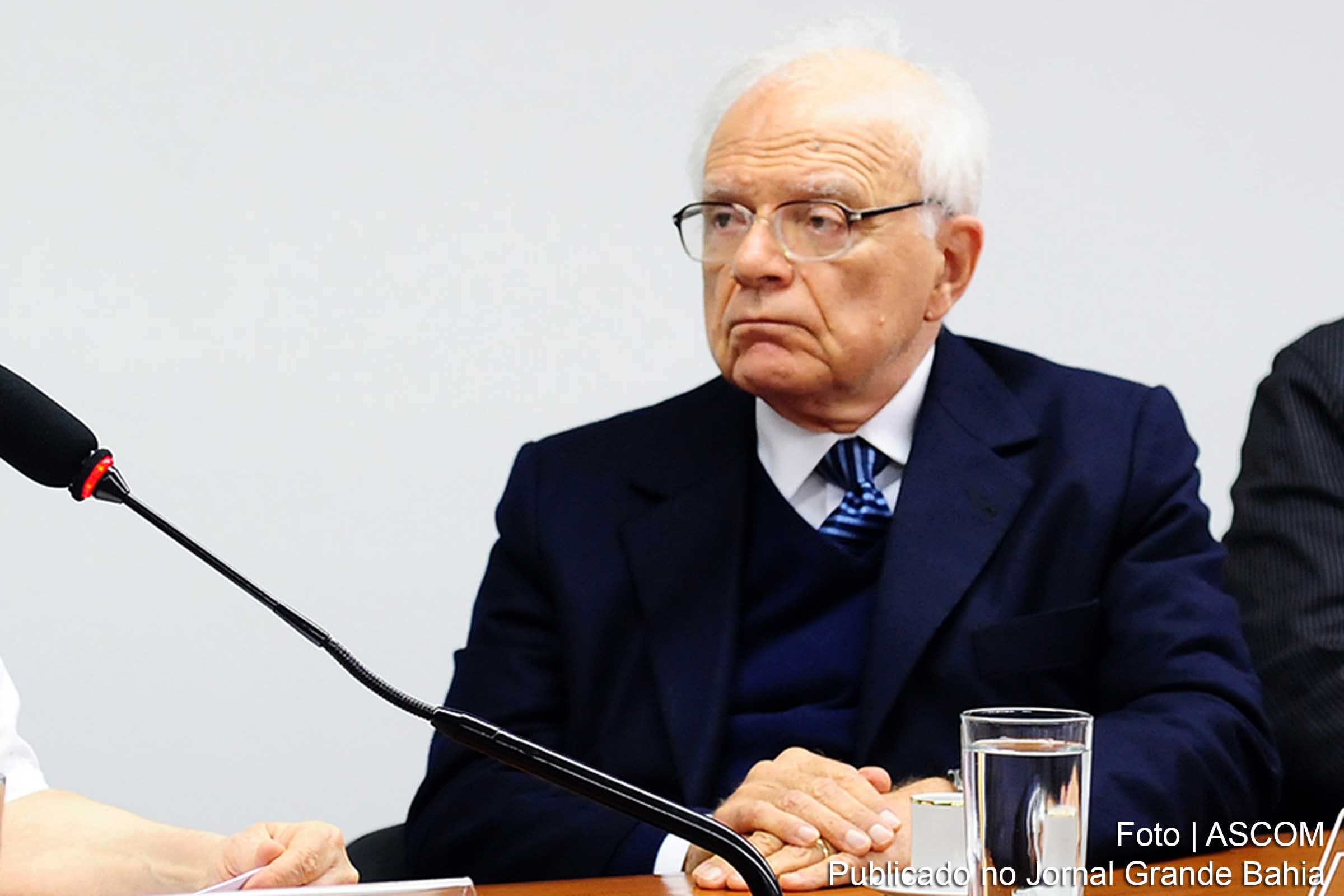Fábio Konder Comparato é advogado, escritor e jurista brasileiro, formado pela Faculdade de Direito da Universidade de São Paulo.