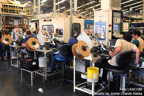 Força de trabalho cresceu de 99,2 milhões para 101,3 milhões em um ano.