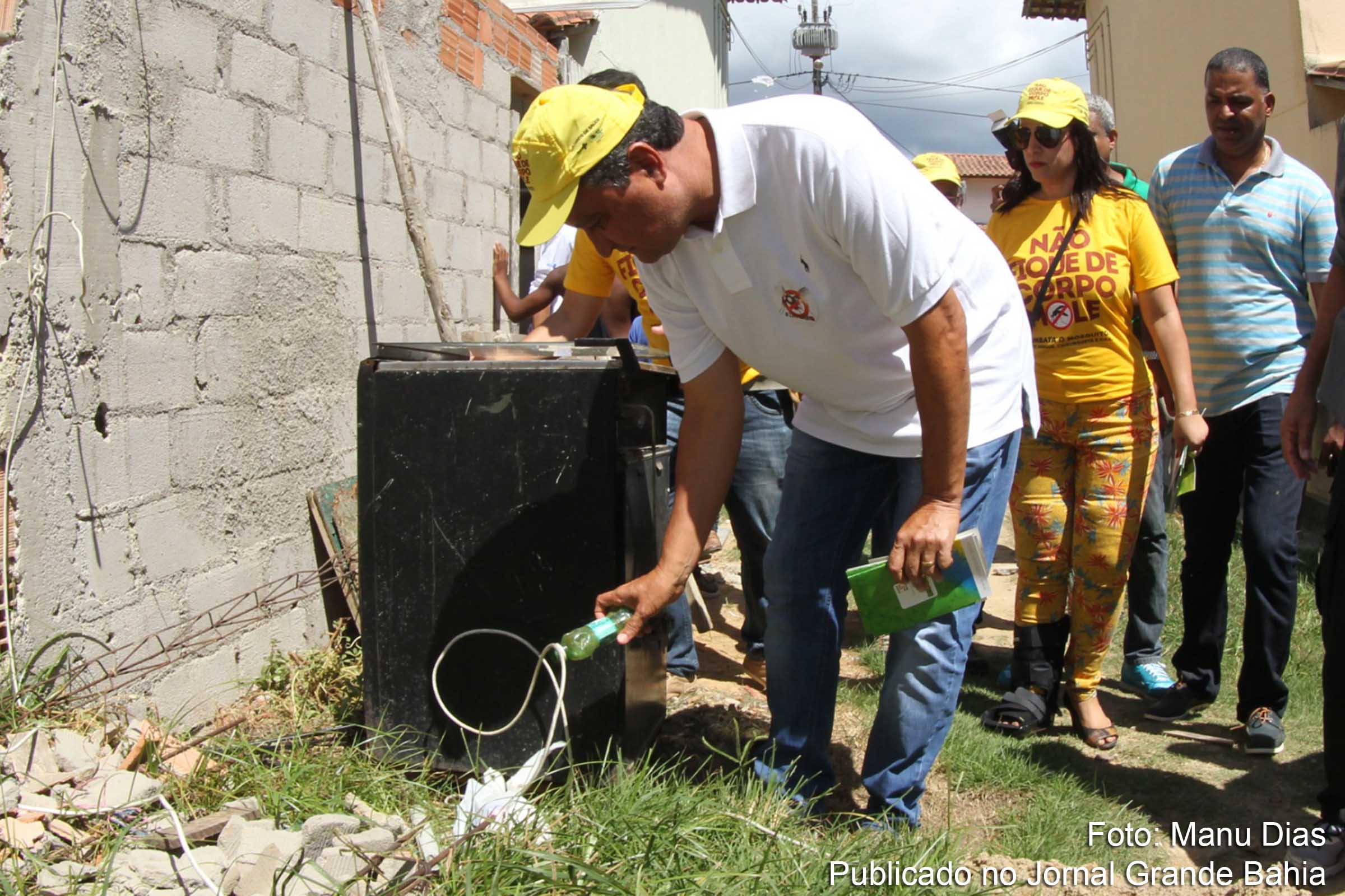 Governador Rui Costa participa de ação no combate ao Aedes aegypti.