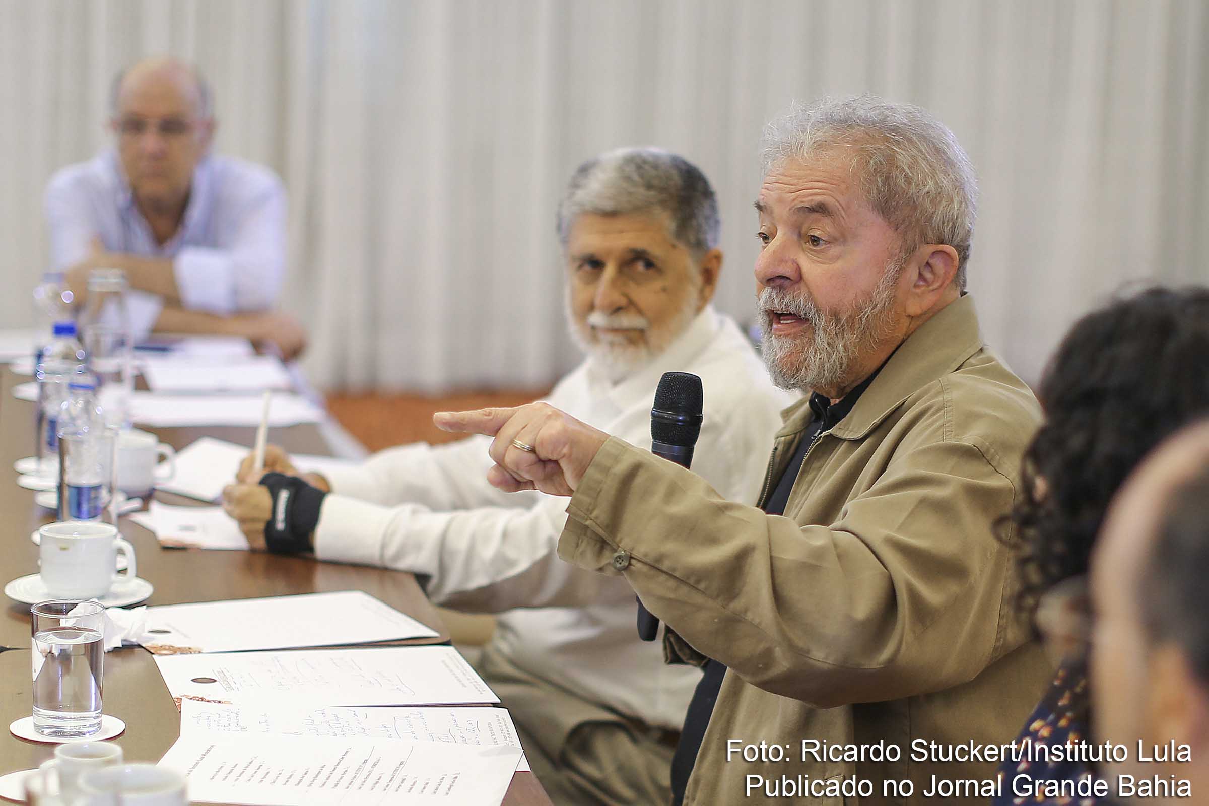 Ex-presidente Luiz Inácio Lula da Silva tem encontro com a presidente Dilma Rousseff.