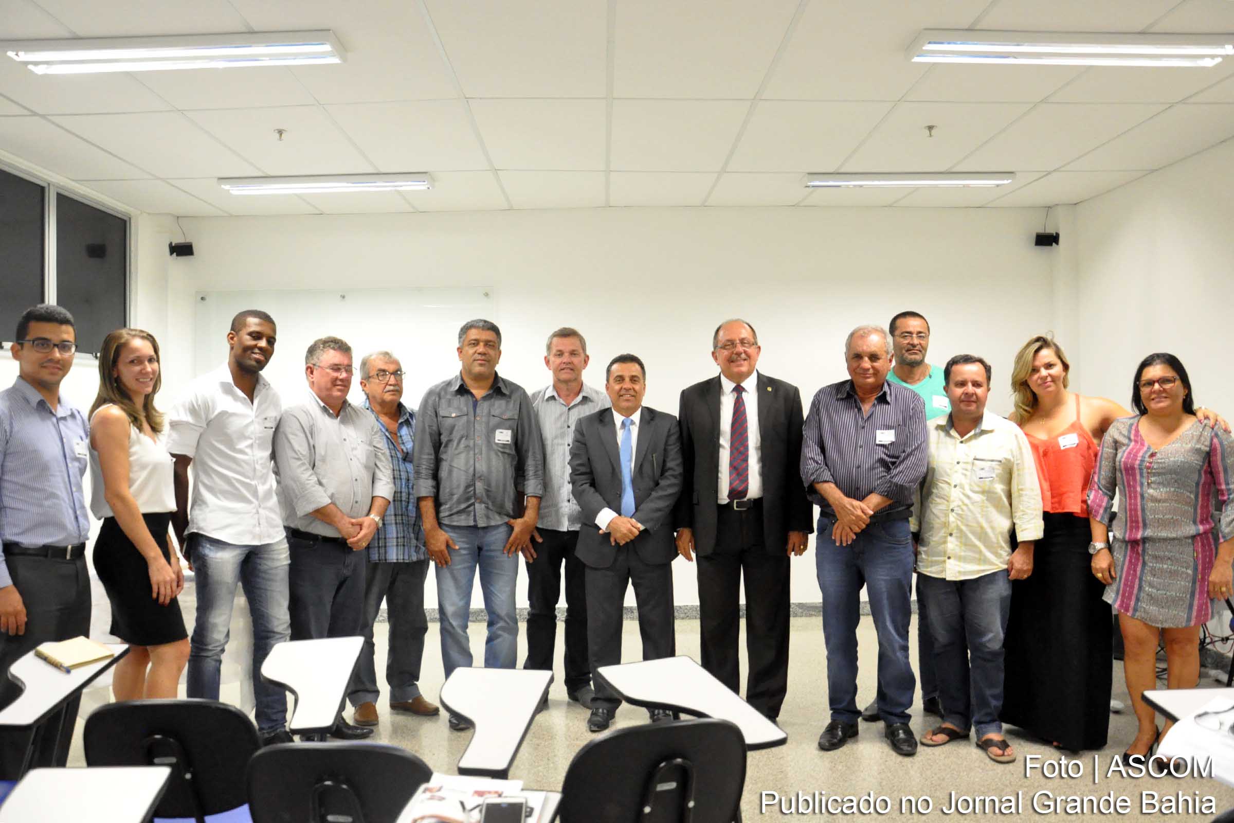 Prefeitos estiveram reunidos no auditório do Hospital Estadual da Criança. Deputado José de Arimateia acompanhou os debates.