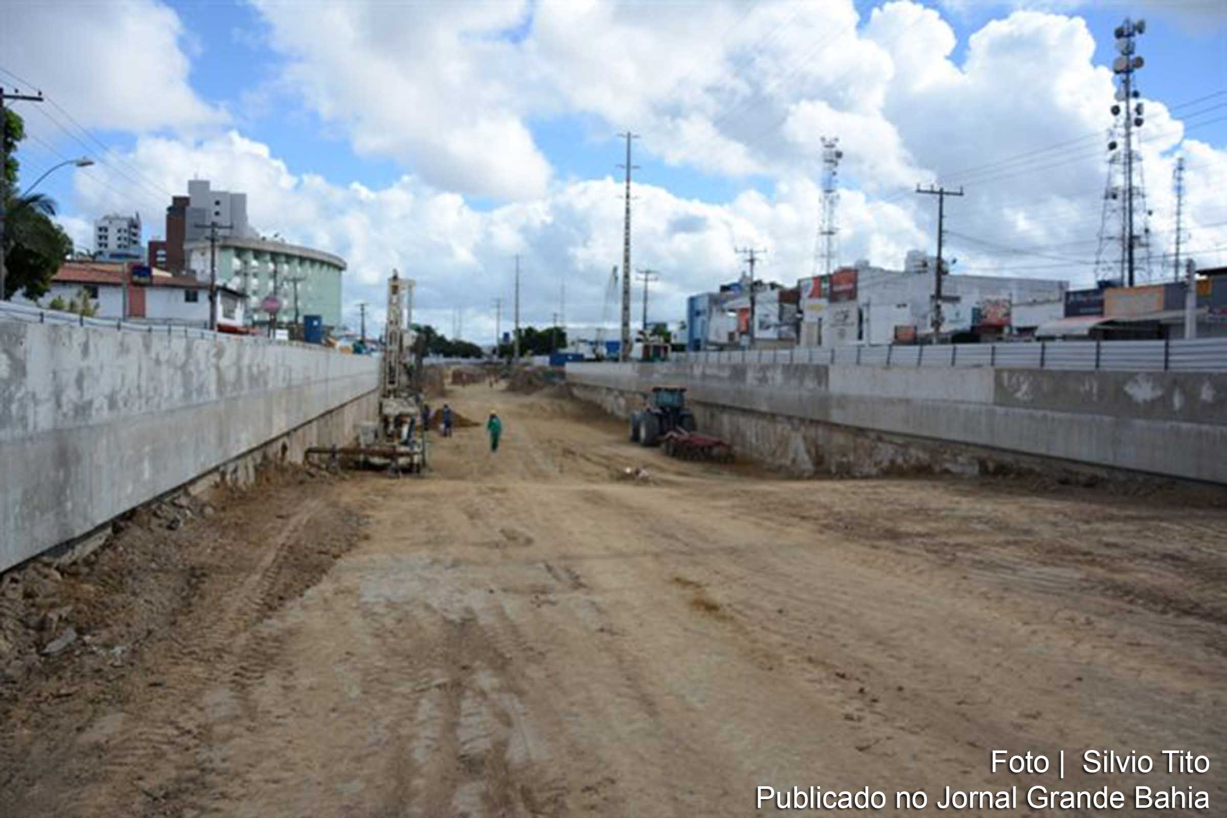 As obras de construção da passagem de nível do BRT devem ser concluídas até fim do mês de junho.
