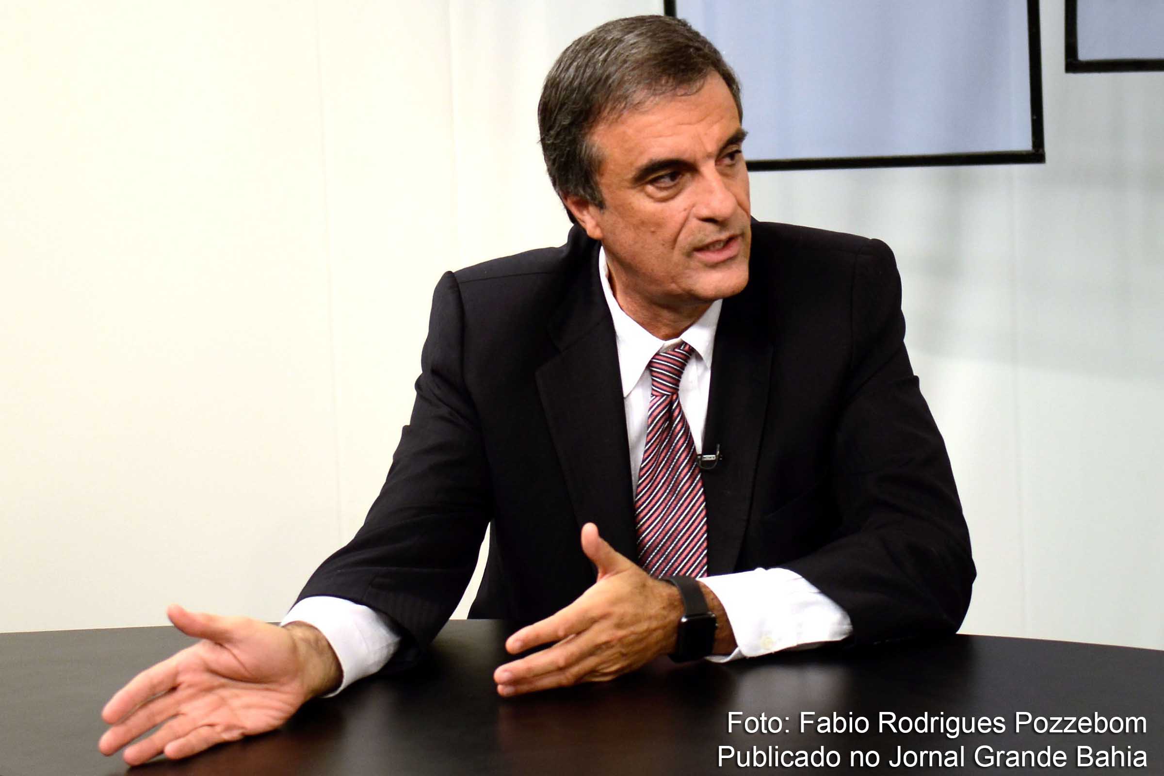 Ministro José Eduardo Cardozo diz que grampo pôs em risco soberania nacional.