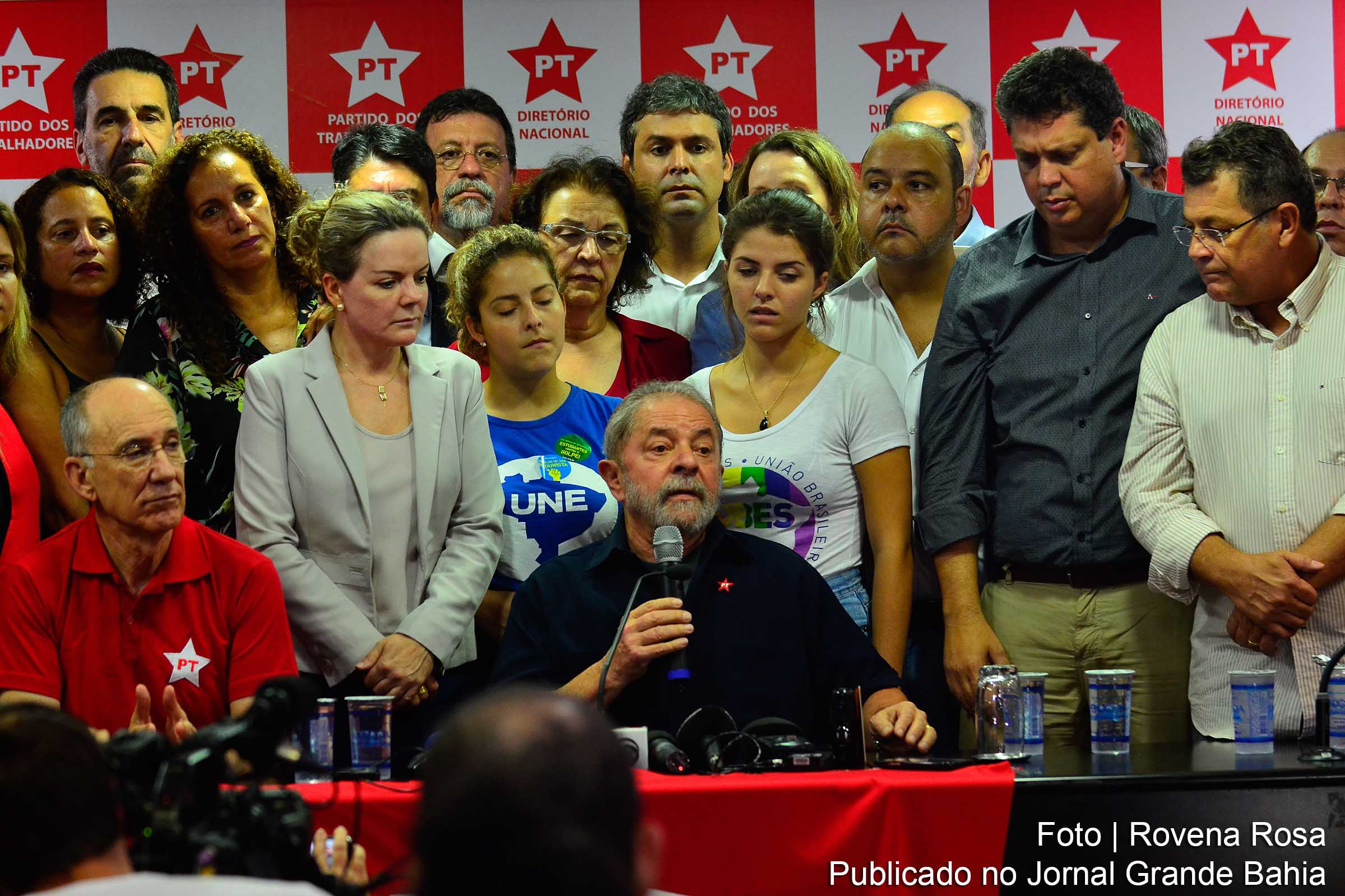 Ex-presidente Lula em entrevista no Diretório Nacional do PT em São Paulo, após depoimento à Polícia Federal no âmbito da 24ª fase da Operação Lava Jato.