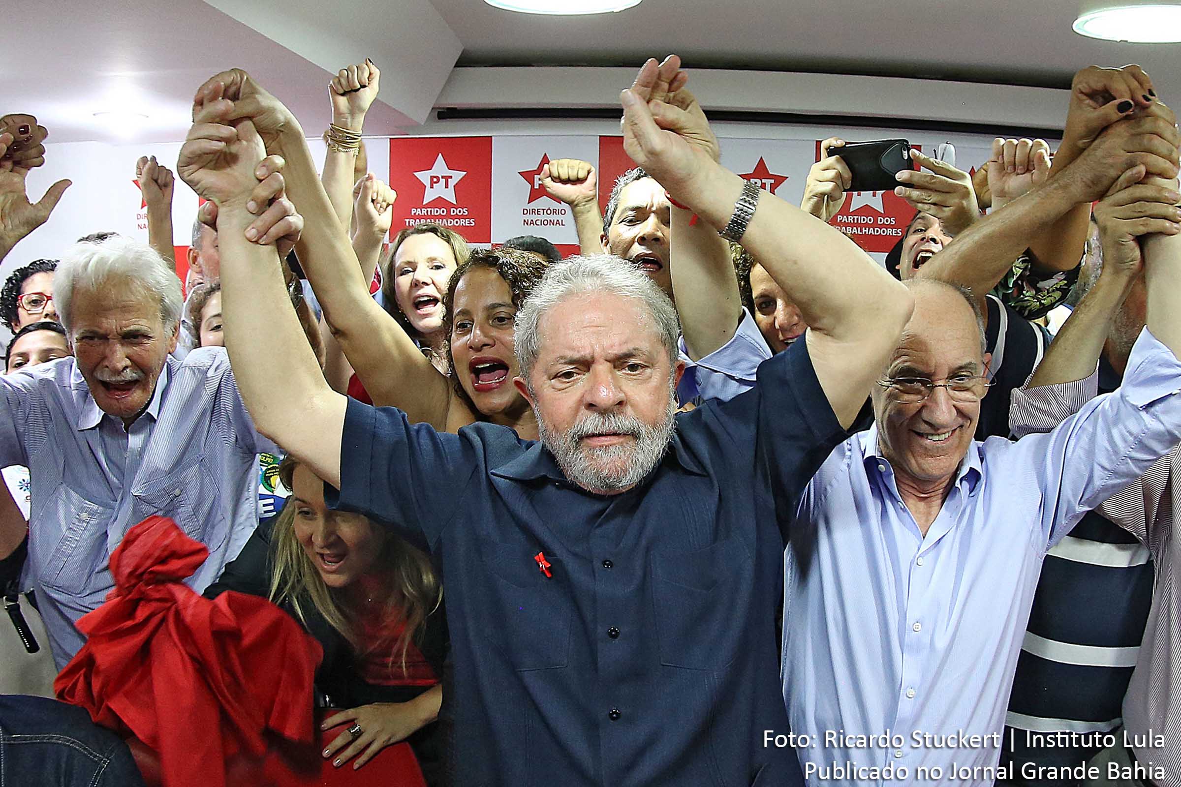 Deputados baianos prestam solidariedade ao ex-presidente Luiz Inácio Lula da Silva.