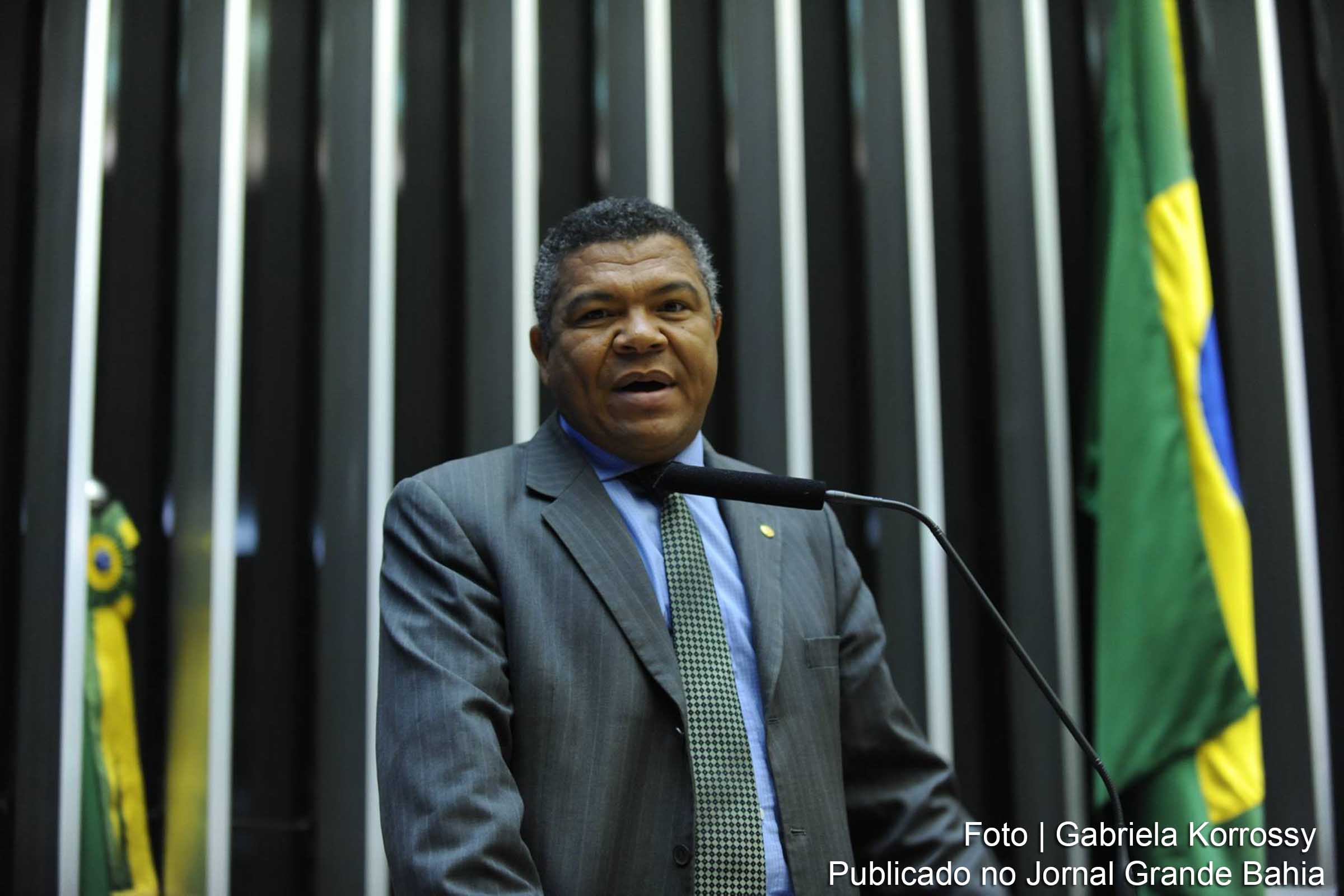 O deputado federal Valmir Assunção: "Depois que o governador Rui Costa assumiu a responsabilidade do metrô, as obras não param e vamos chegar até Lauro de Freitas e ampliar ainda mais a mobilidade urbana da cidade.".