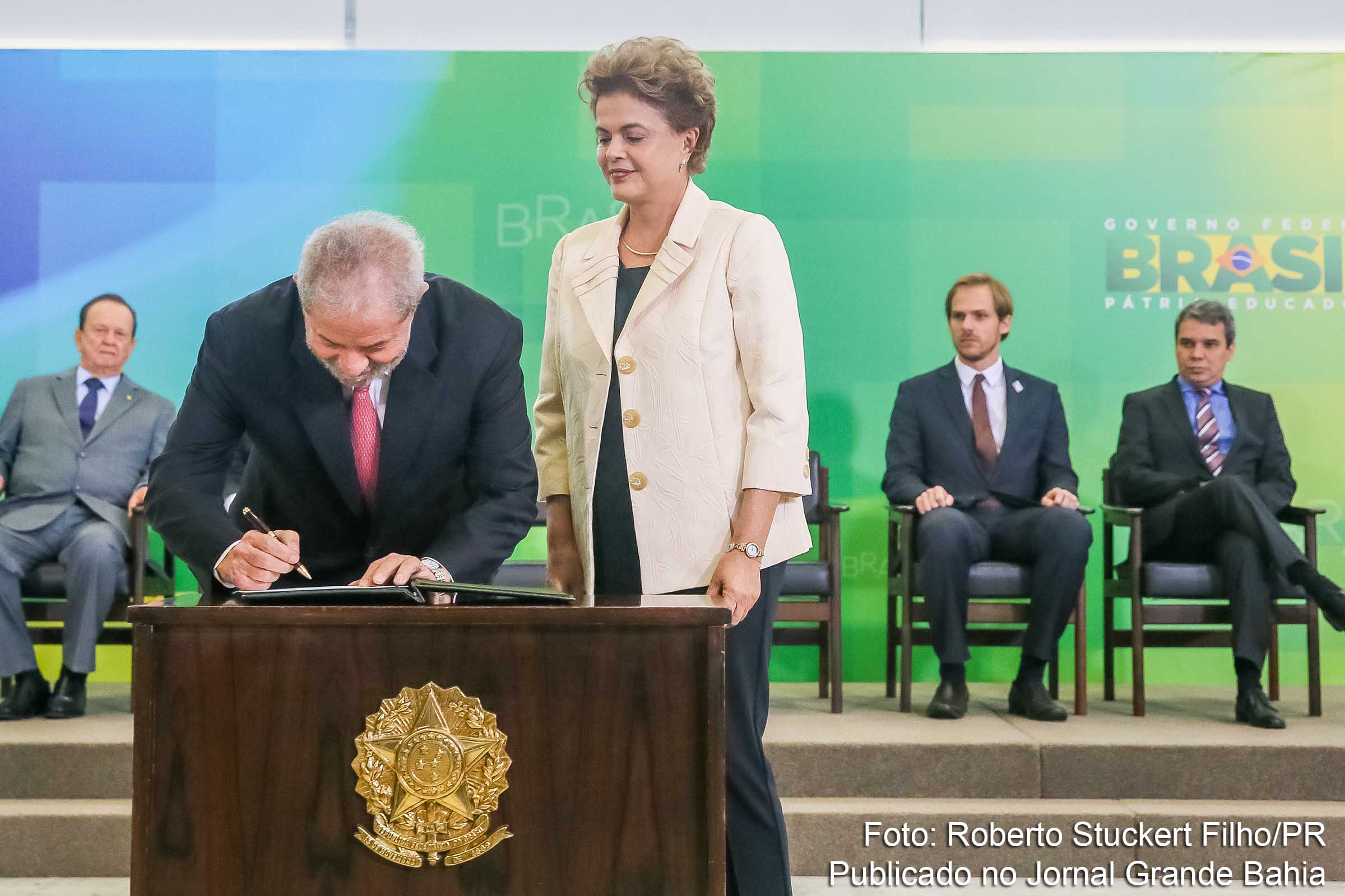 Presidenta Dilma Rousseff durante cerimônia de posse dos novos Ministros de Estado Chefe da Casa Civil, Luiz Inácio Lula da Silva. Ato é suspenso por decisão judicial.